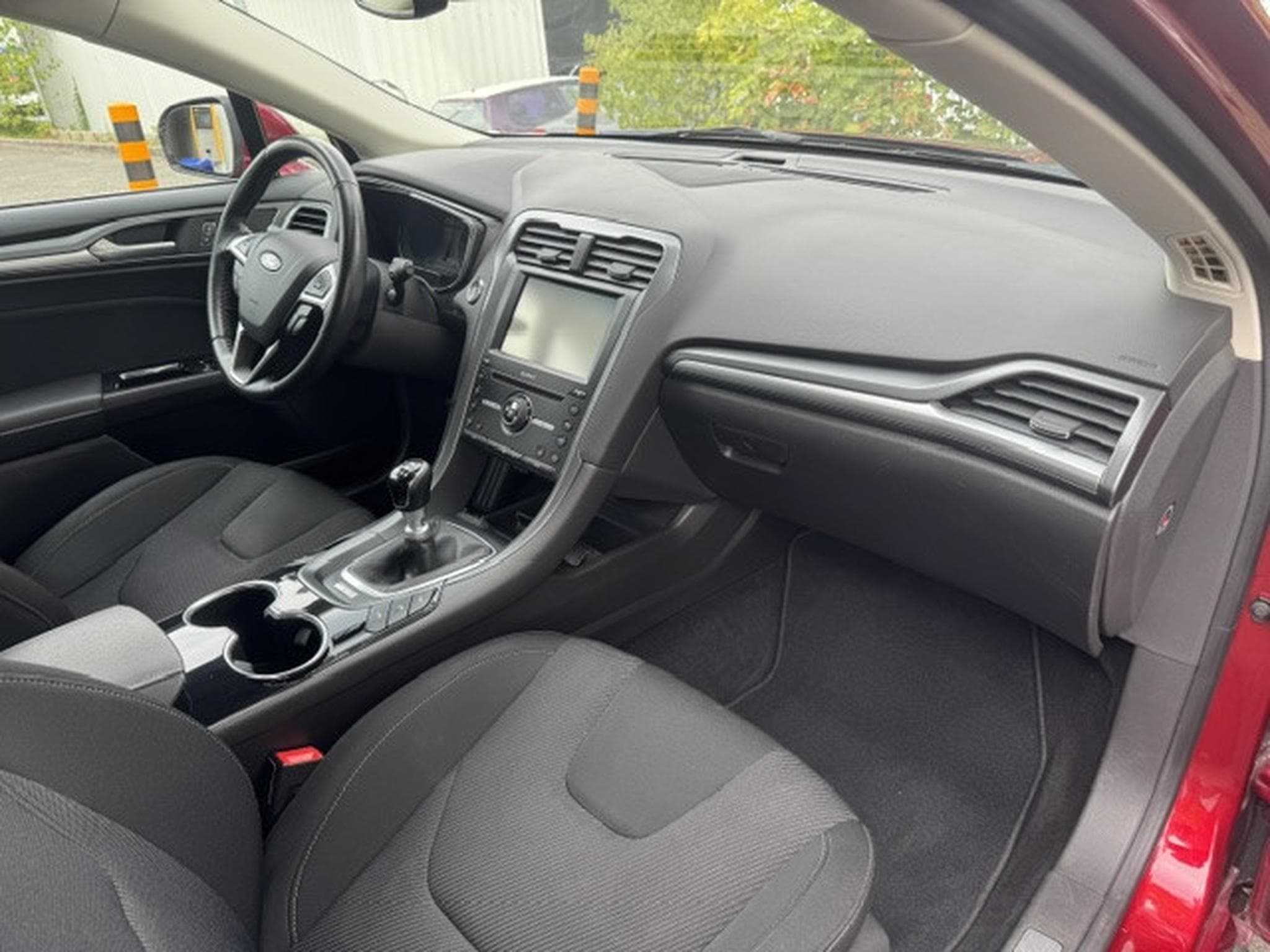 Ford Mondeo FORD MONDEO TITANIUM KAMERA MFL SHZ NAVI KEYLESS GO (2015) - Photo 5