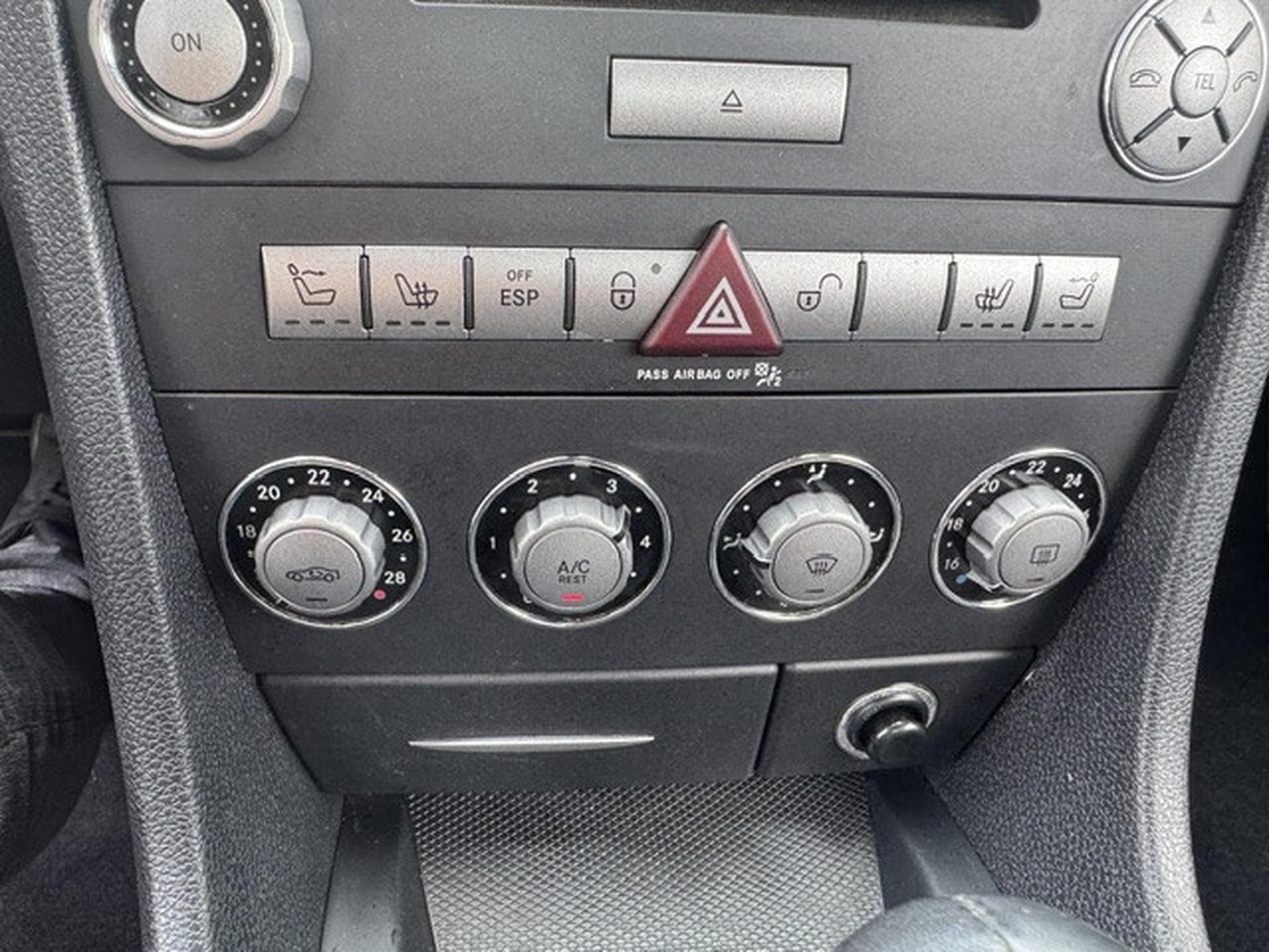 Mercedes SLK MERCEDES BENZ SLK 200 KEMPRESSOR EDITION 10  LEDER (2007) - Photo 15