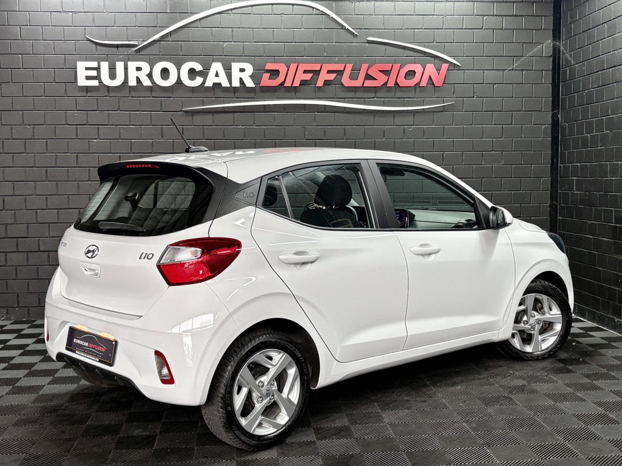 Hyundai i10 1.0 67 CV *CAM* *CARPLAY* (2020) - Foto 6