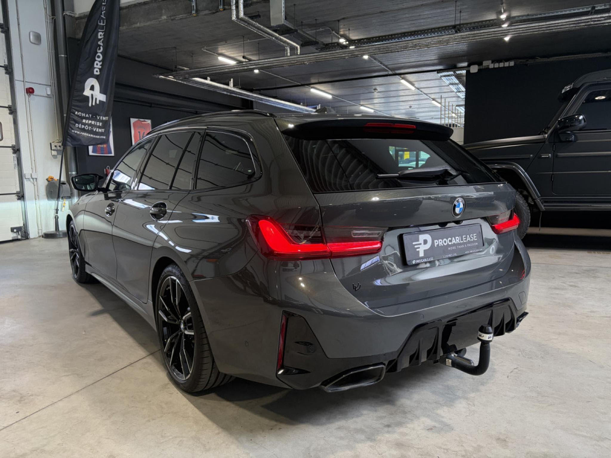 BMW M340 Touring M340 d xDrive/Pano/HUD/Camera/19/ACC/ (2023) - Photo 9