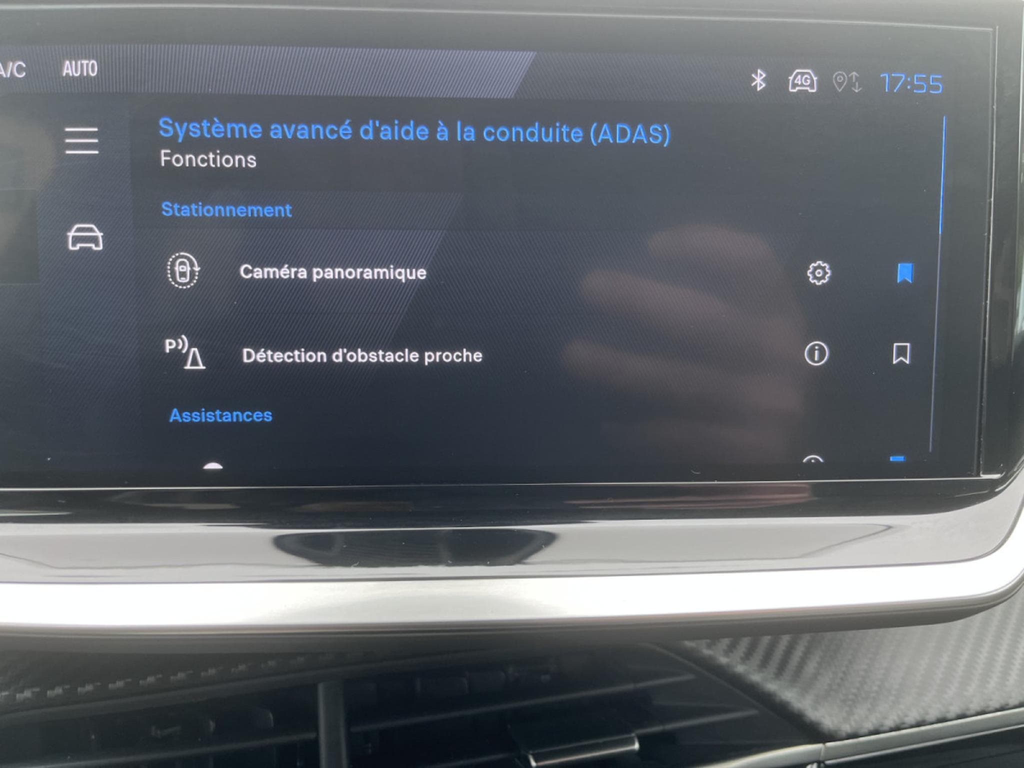 Peugeot 2008 1.2 100 Pure Tech Allure Camera 360 Keyless i-Cockpit (2025) - Photo 17