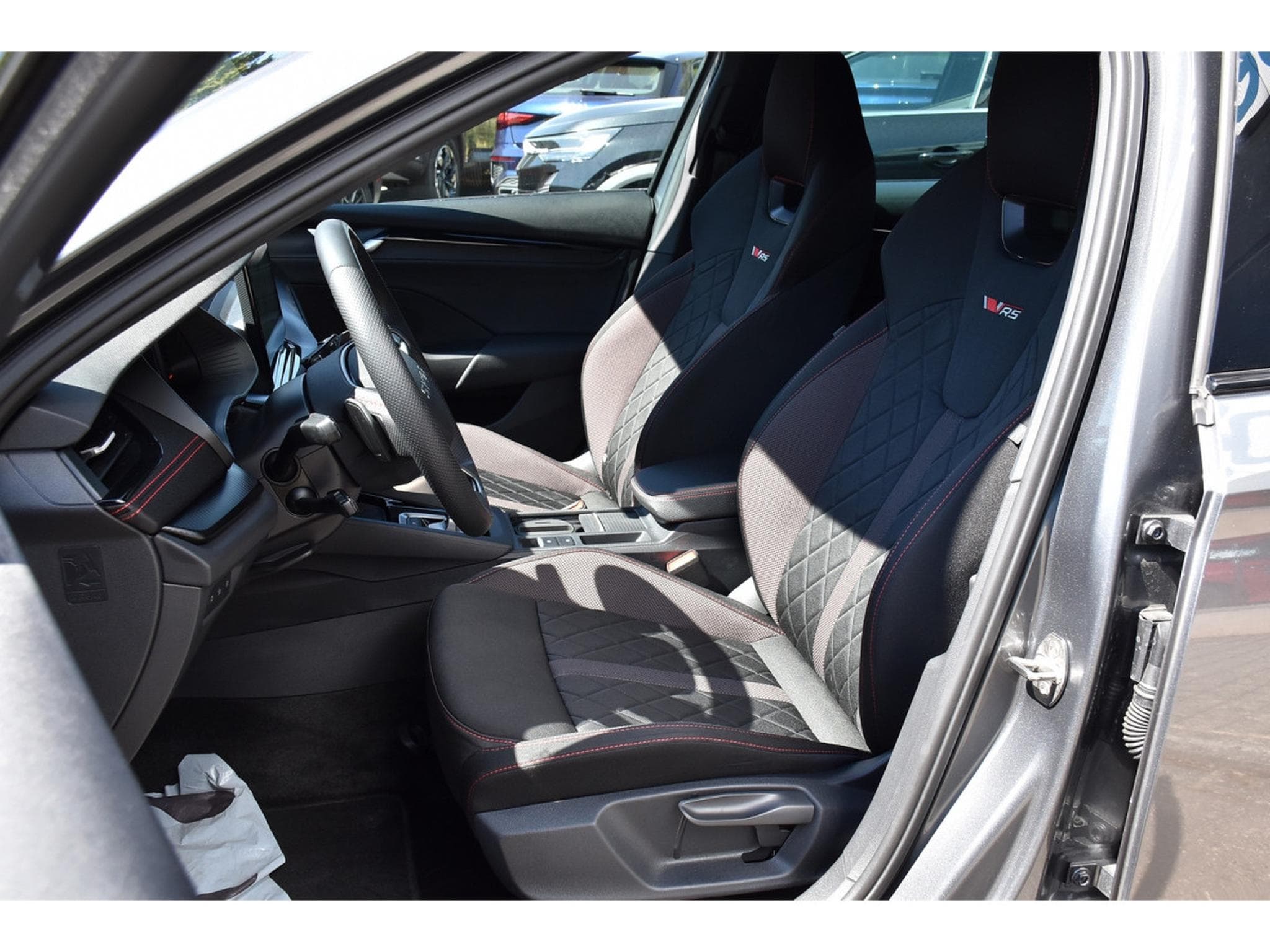 Skoda Octavia Combi 2.0 TSI RS DSG TRAVEL SIDE ATT RMQ 1° MAIN (2025) - Foto 6