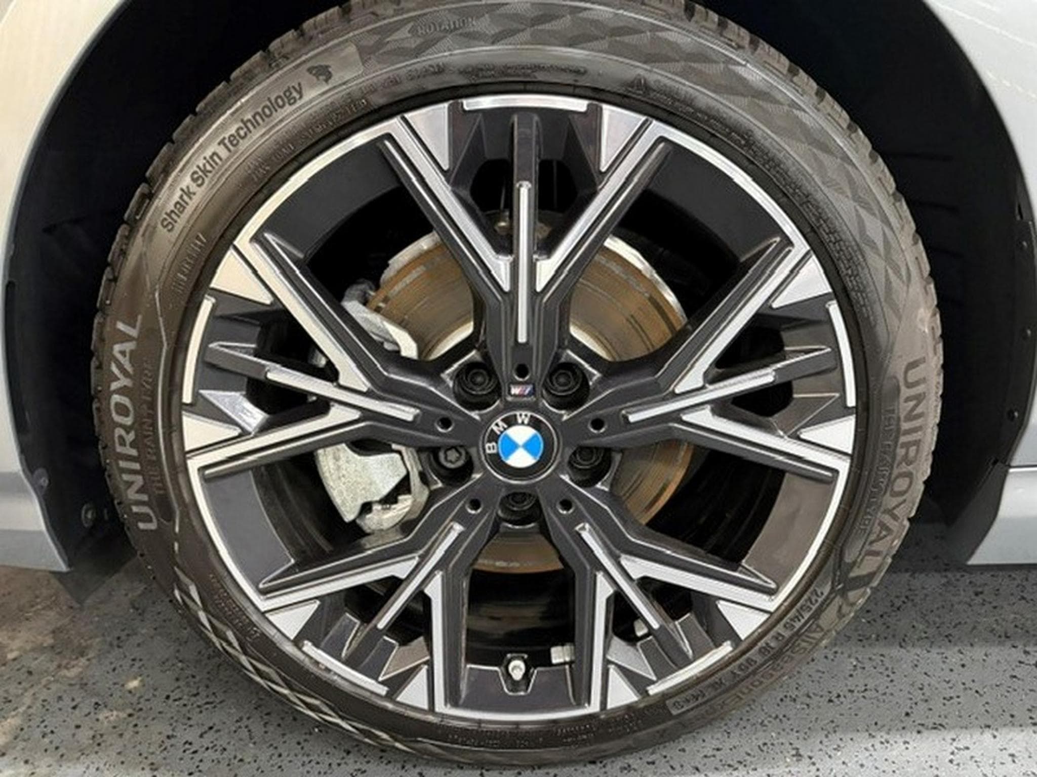 BMW 120 120iA 170cv Auto M-SPORT Design (New Modèle) (2025) - Photo 3