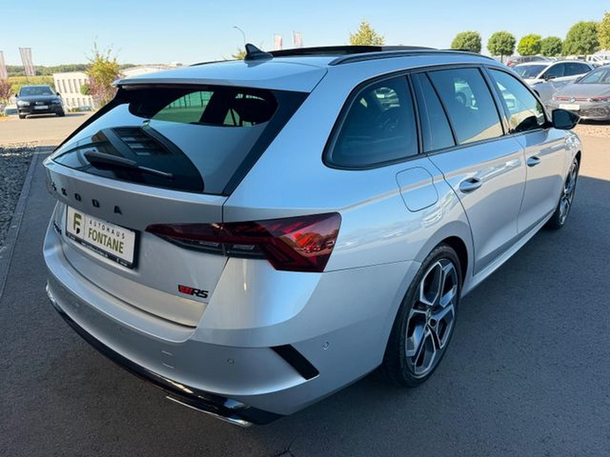 Skoda Octavia Octavia Kombi 2,0TSi RS Pano AHK 19" Matrix ACC (2022) - Photo 5