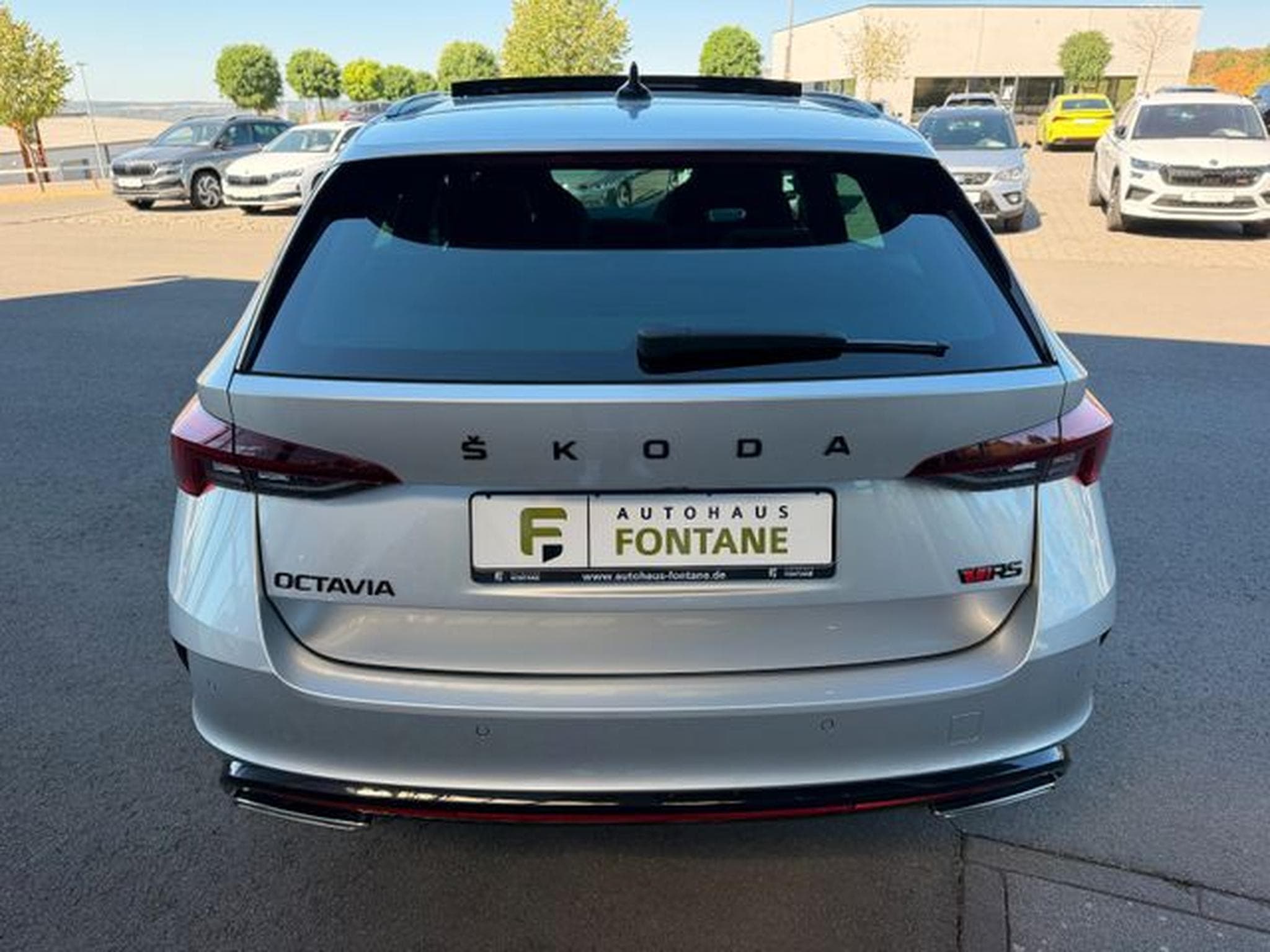 Skoda Octavia Octavia Kombi 2,0TSi RS Pano AHK 19" Matrix ACC (2022) - Photo 6