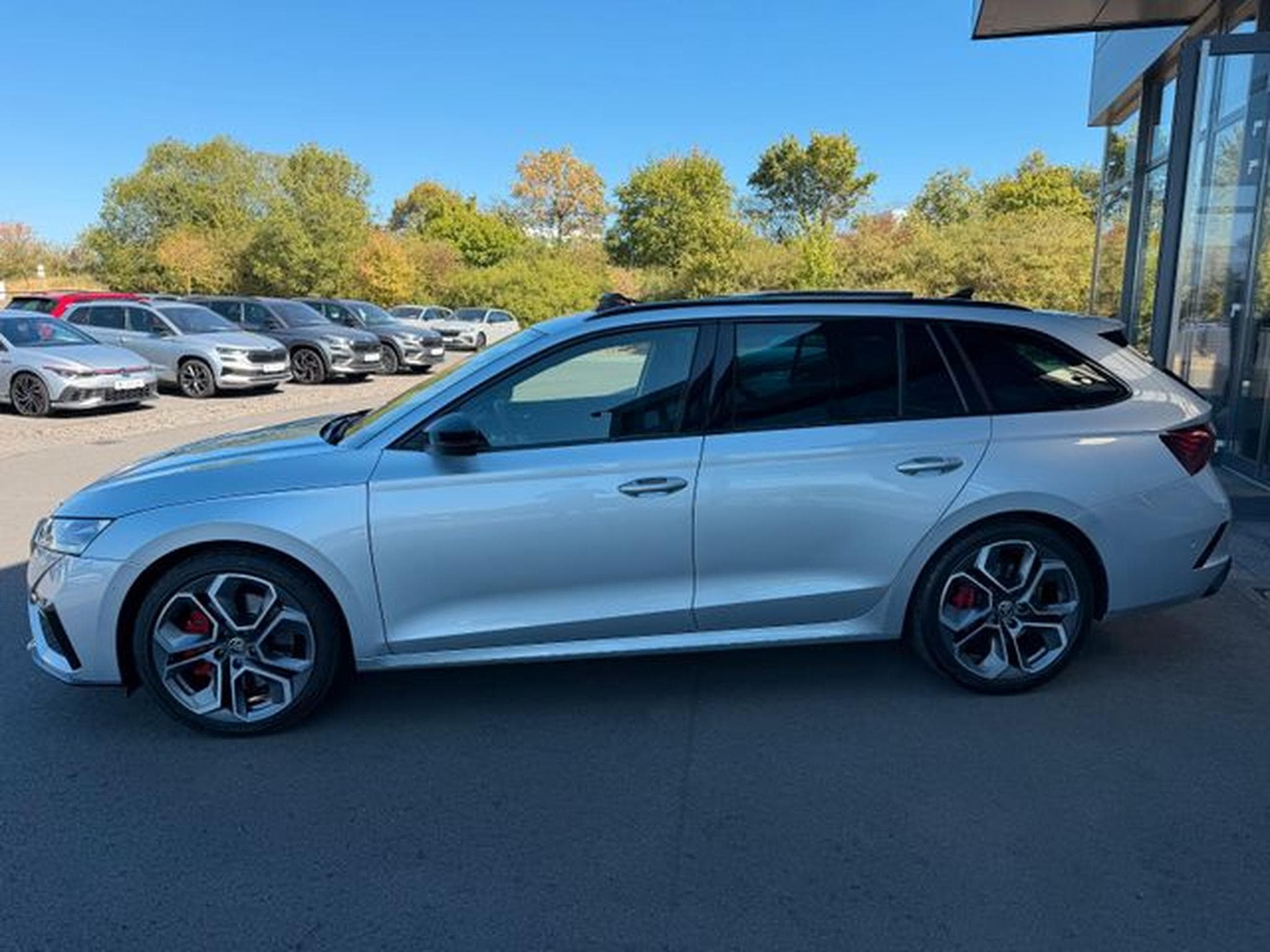 Skoda Octavia Octavia Kombi 2,0TSi RS Pano AHK 19" Matrix ACC (2022) - Photo 8