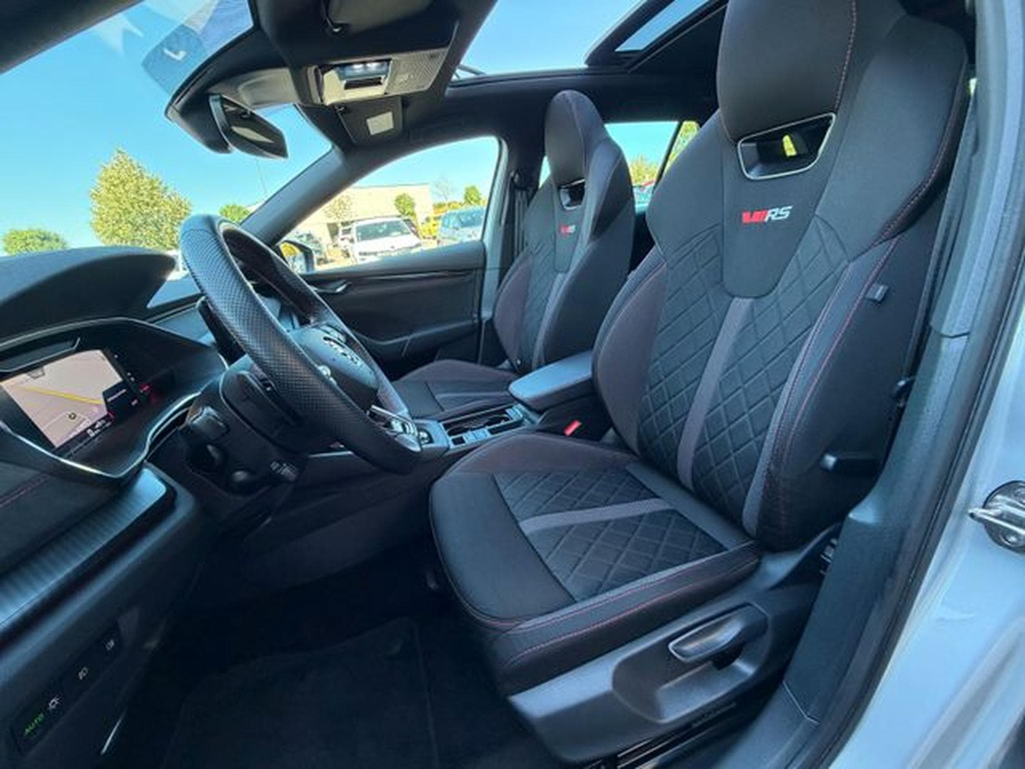 Skoda Octavia Octavia Kombi 2,0TSi RS Pano AHK 19" Matrix ACC (2022) - Photo 9
