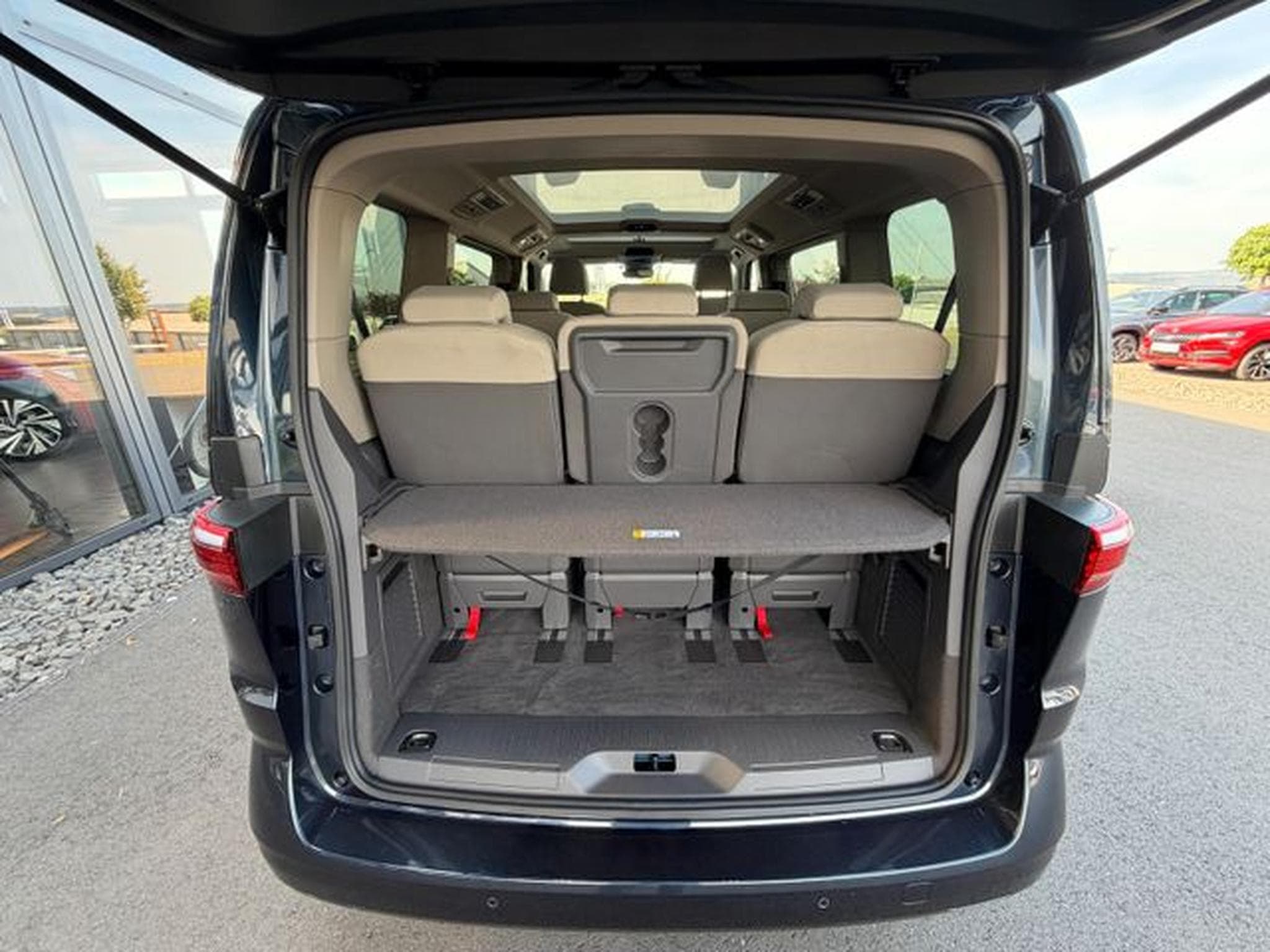 VW T7 T7 Multivan 2,0TDi 110kw DSG 7-Sitze Pano Navi (2024) - Photo 14