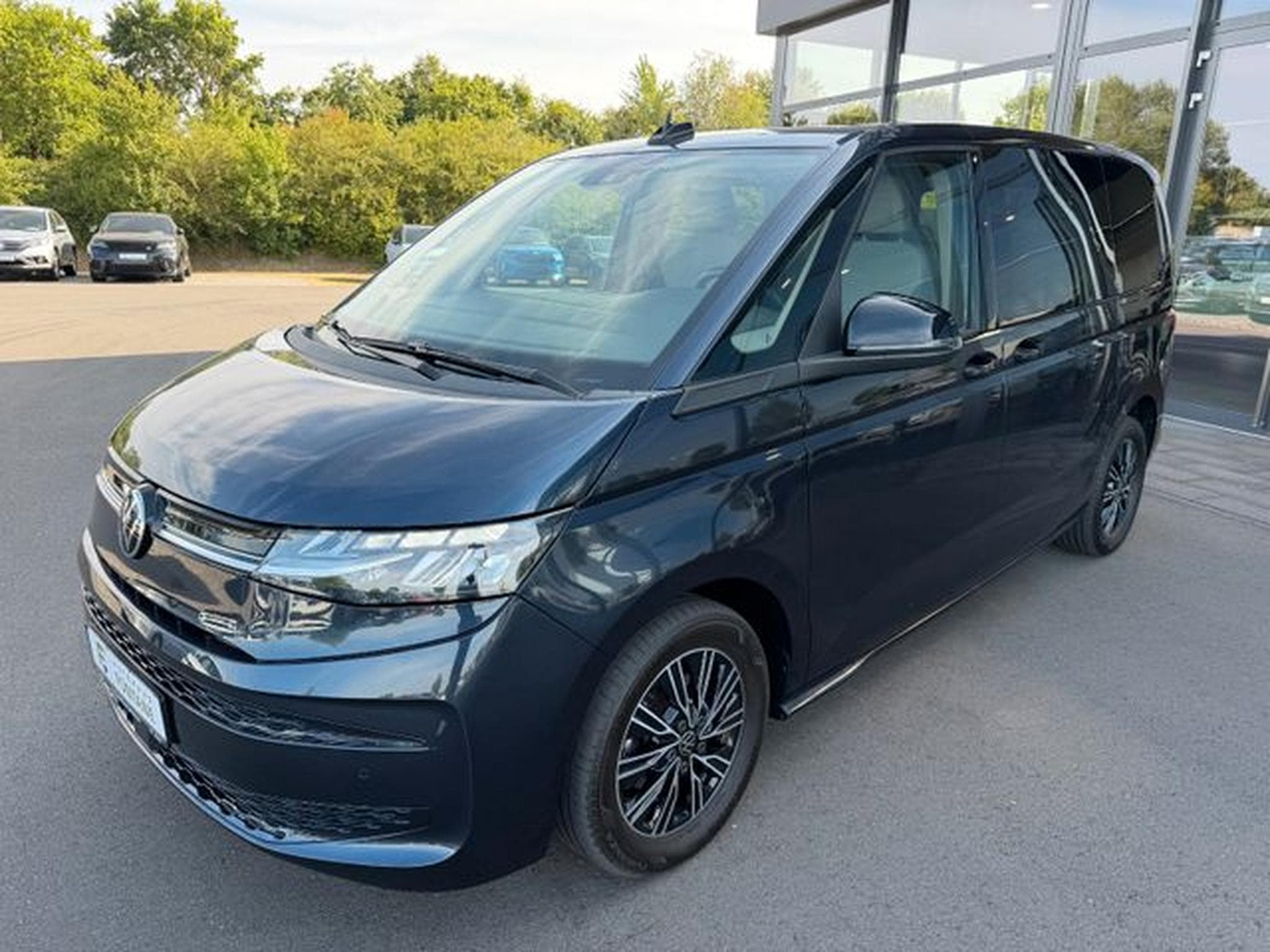 VW T7 T7 Multivan 2,0TDi 110kw DSG 7-Sitze Pano Navi (2024) - Photo 2