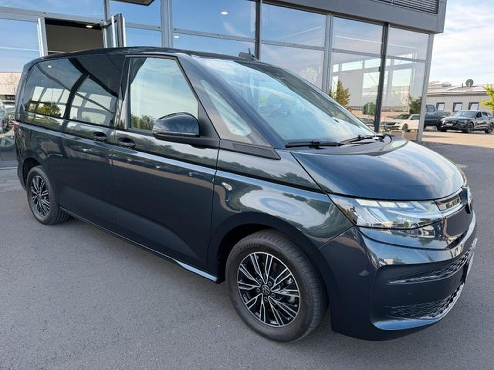 VW T7 T7 Multivan 2,0TDi 110kw DSG 7-Sitze Pano Navi (2024) - Photo 4