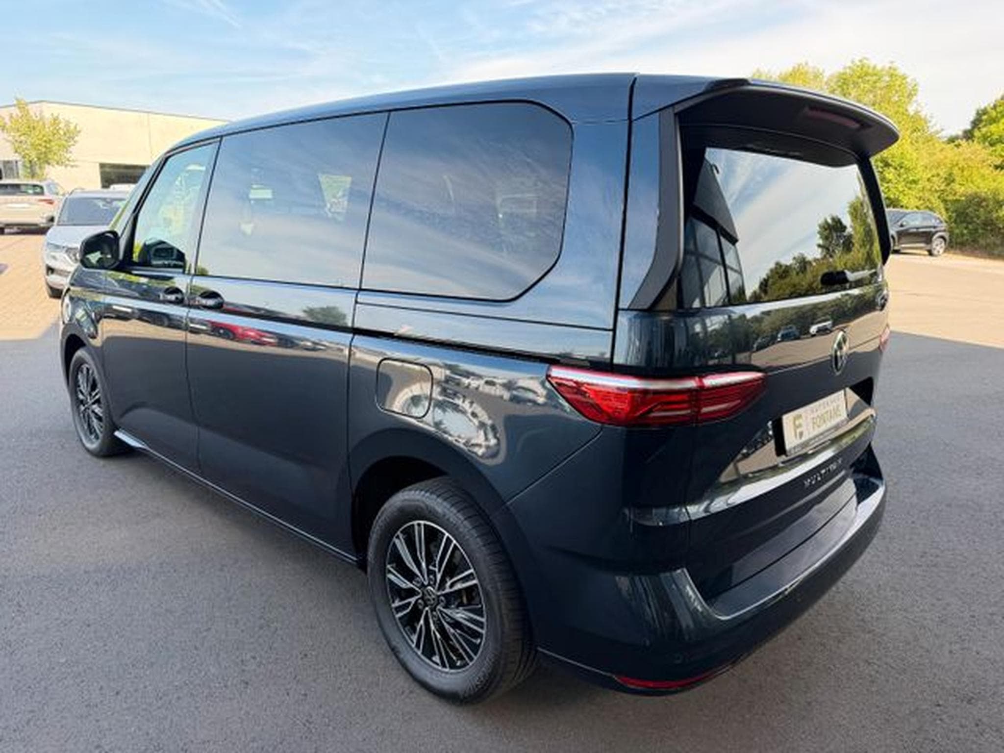 VW T7 T7 Multivan 2,0TDi 110kw DSG 7-Sitze Pano Navi (2024) - Photo 8