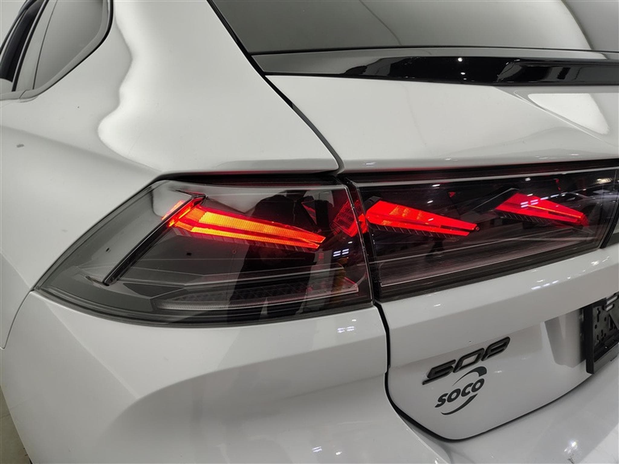 Peugeot 508 Facelift 1.5 BlueHDi 130Cv EAT8 GT S-CUIR / NAVI / FULL LED (2024) - Foto 16
