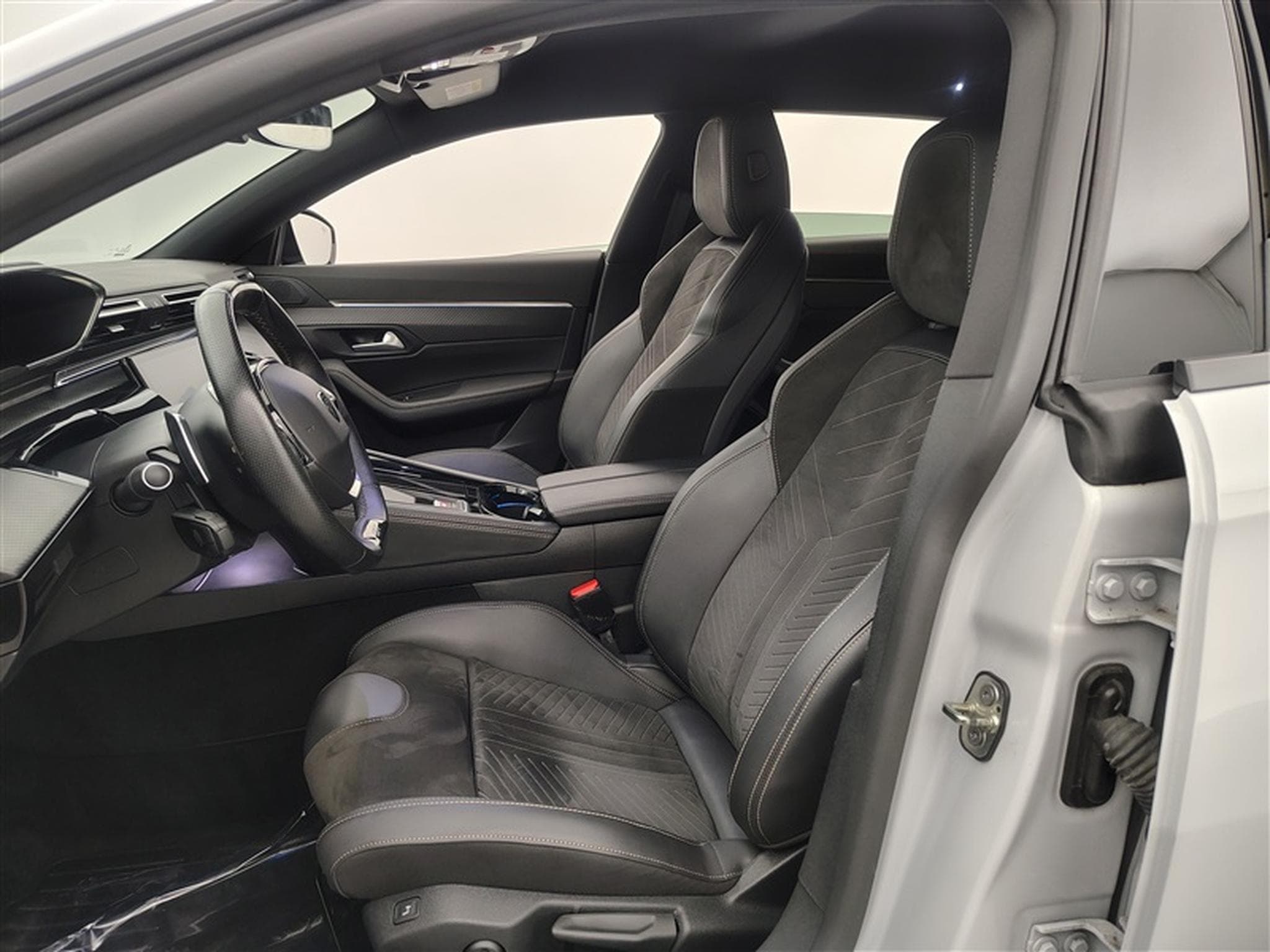 Peugeot 508 Facelift 1.5 BlueHDi 130Cv EAT8 GT S-CUIR / NAVI / FULL LED (2024) - Foto 7