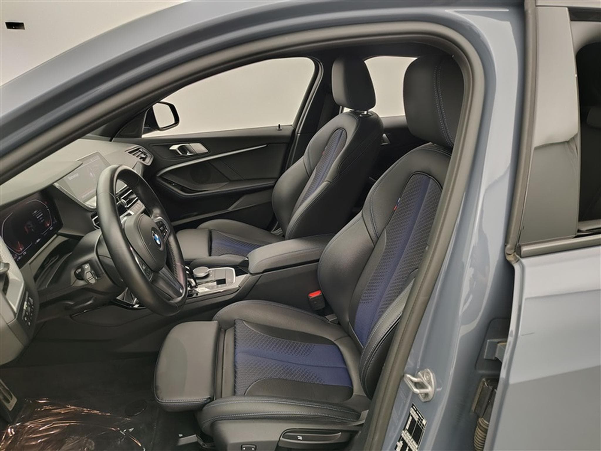 BMW 118 iA Pack M*NAVI/FULL LED/CARPLAY/CAM360/PDC/JA* (2023) - Foto 7
