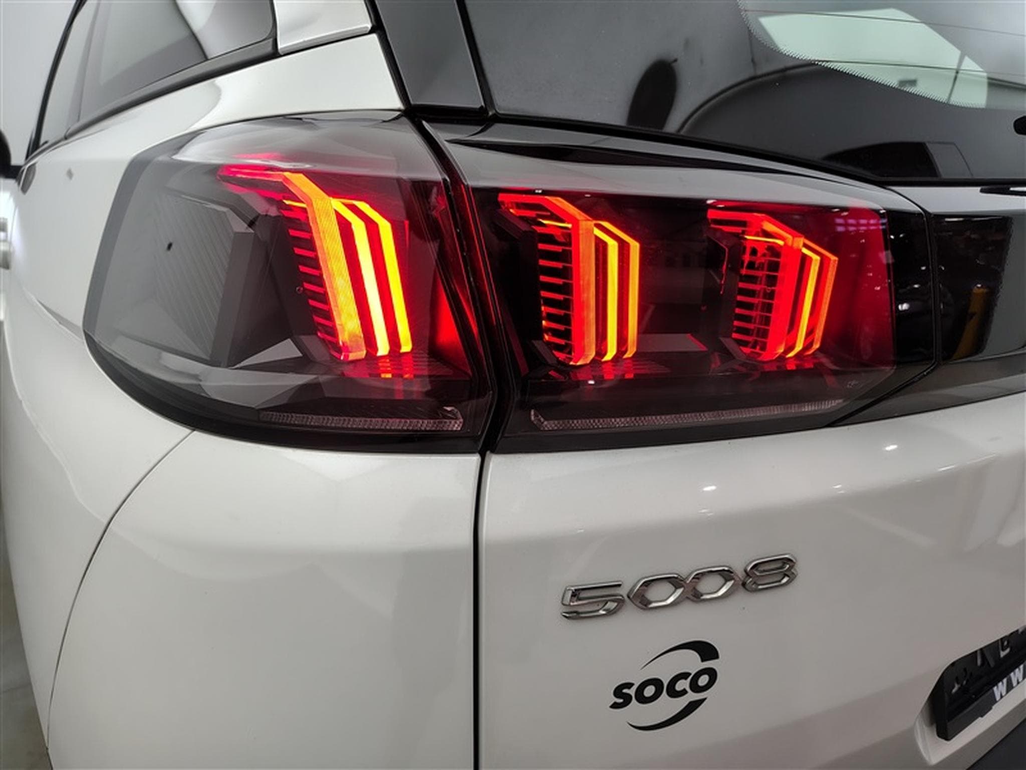Peugeot 5008 1.5 BlueHDi Active Pack NAVI / FULL LED / CARPLAY (2022) - Foto 16