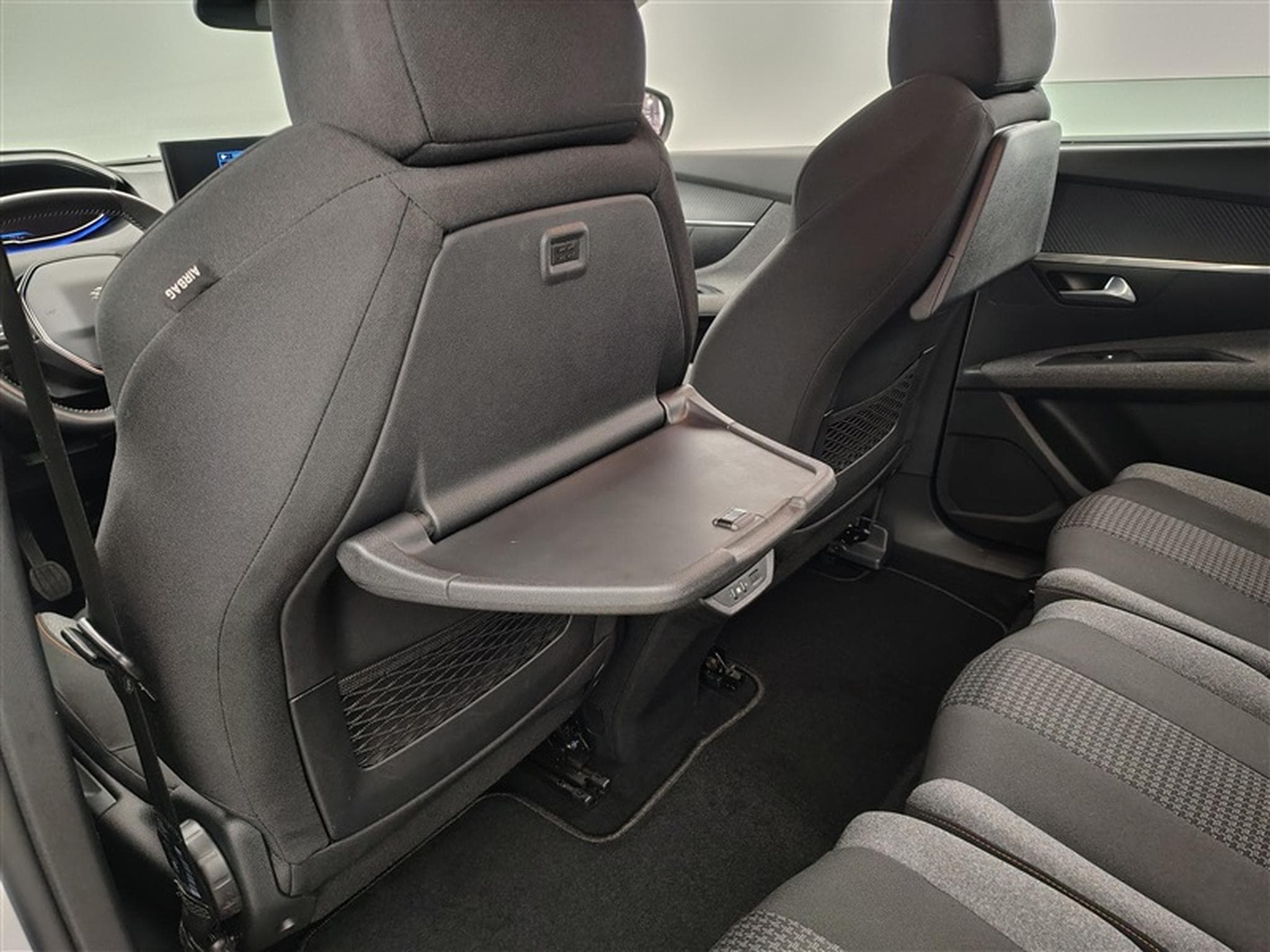 Peugeot 5008 1.5 BlueHDi Active Pack NAVI / FULL LED / CARPLAY (2022) - Foto 20