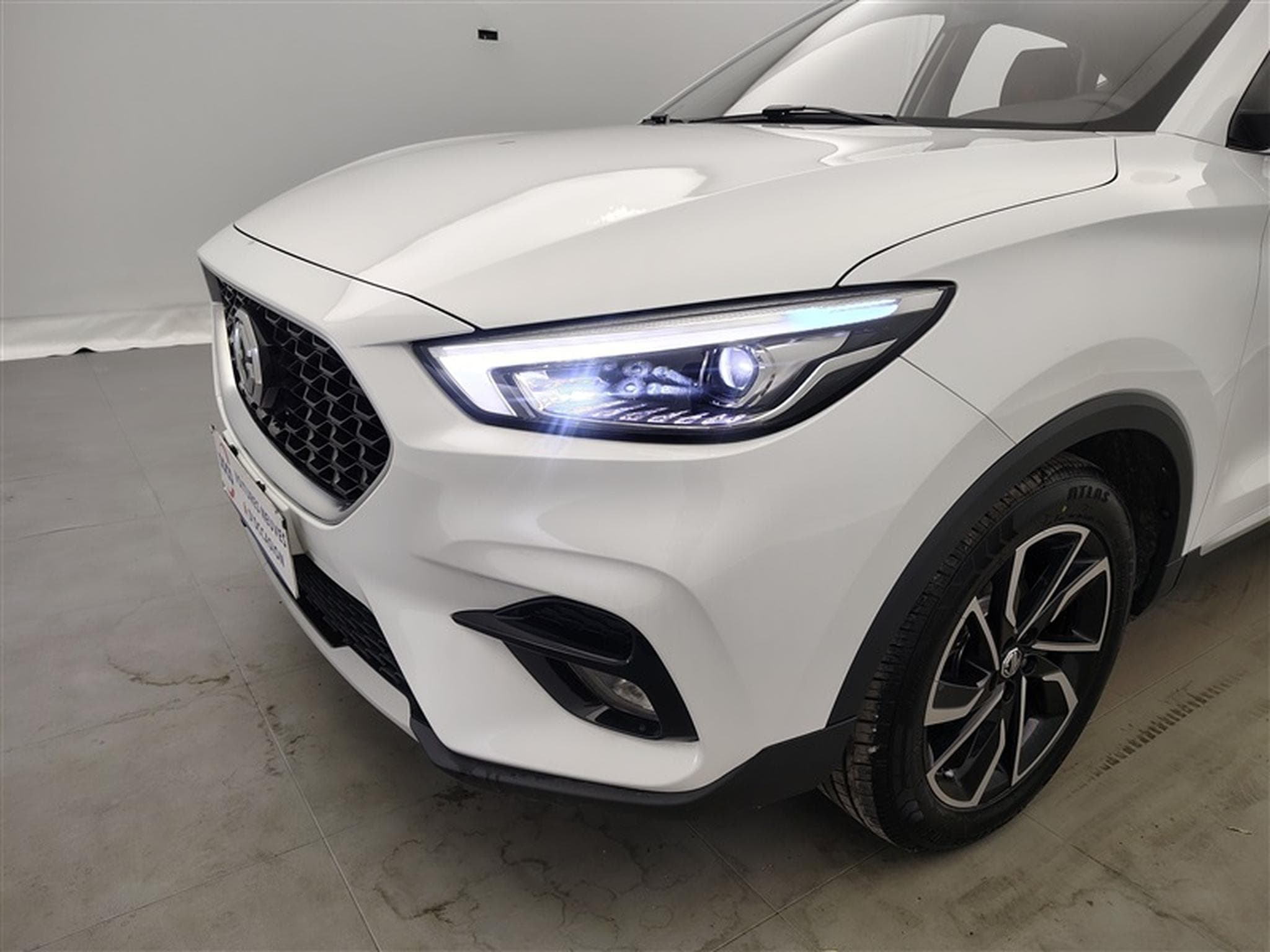 MG ZS 1.5 VTi 105cv Luxury NAVI / FULL LED / CUIR / (2024) - Foto 15