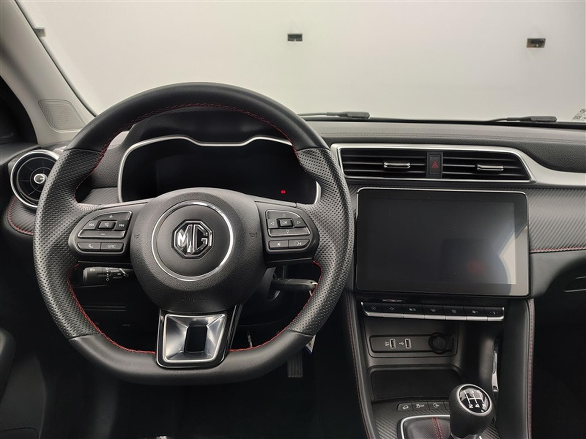 MG ZS 1.5 VTi 105cv Luxury NAVI / FULL LED / CUIR / (2024) - Foto 9