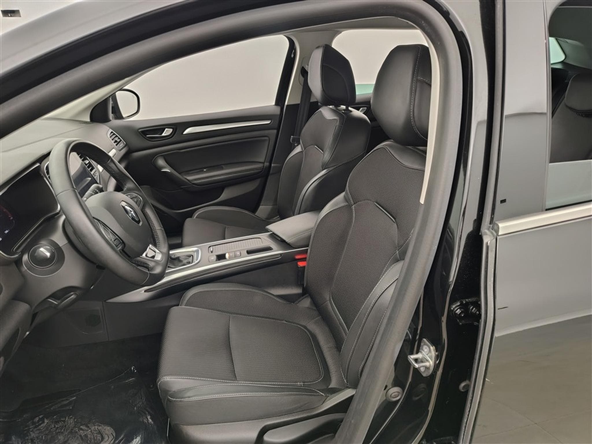 Renault Megane Mégane SW 1.33 TCe Techno EDC GPF (2024) - Foto 7