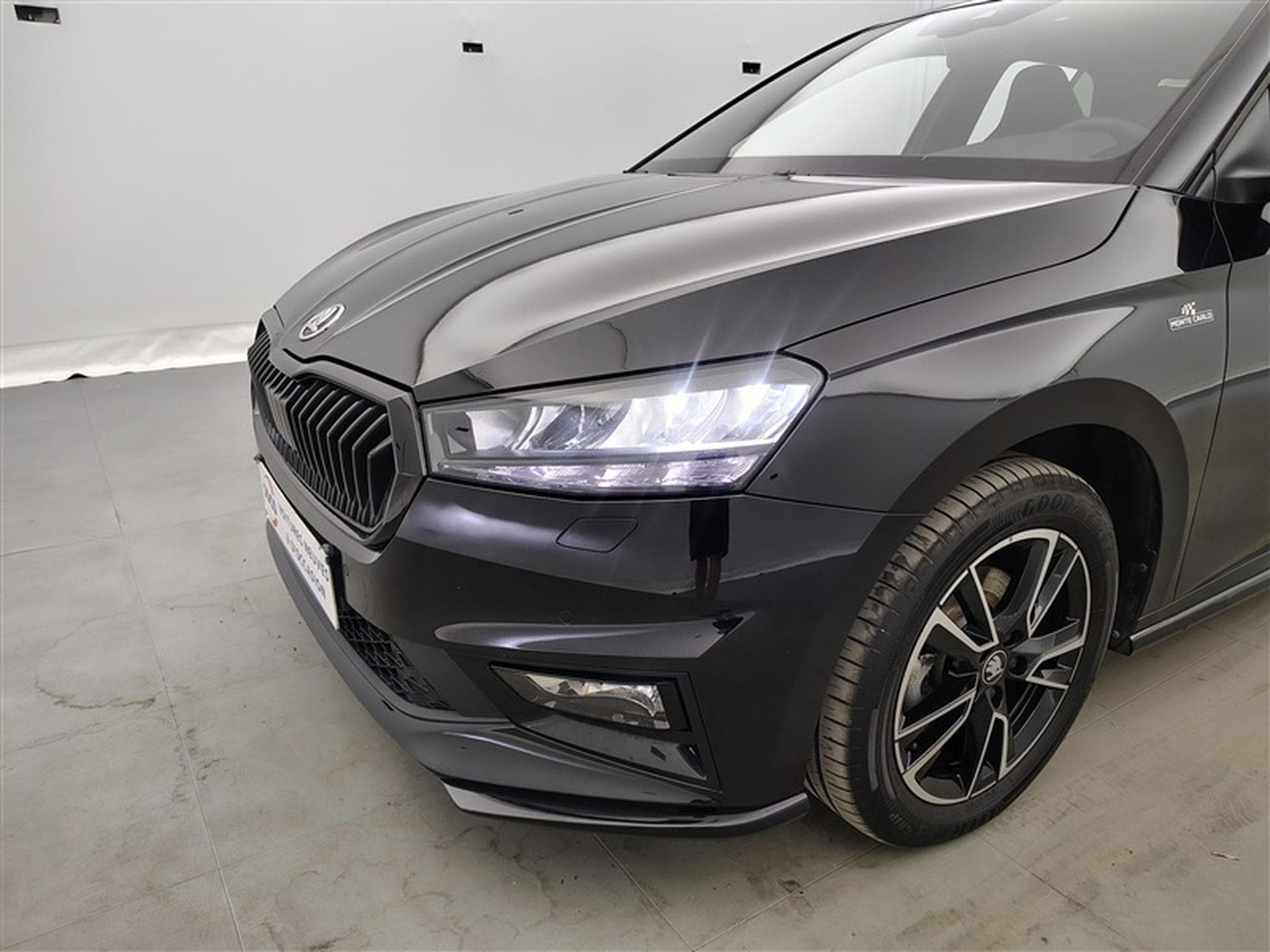 Skoda Fabia 1.0 TSI 115cv DSG MonteCarlo CARPLAY / FULL LED / CAMERA (2025) - Foto 15