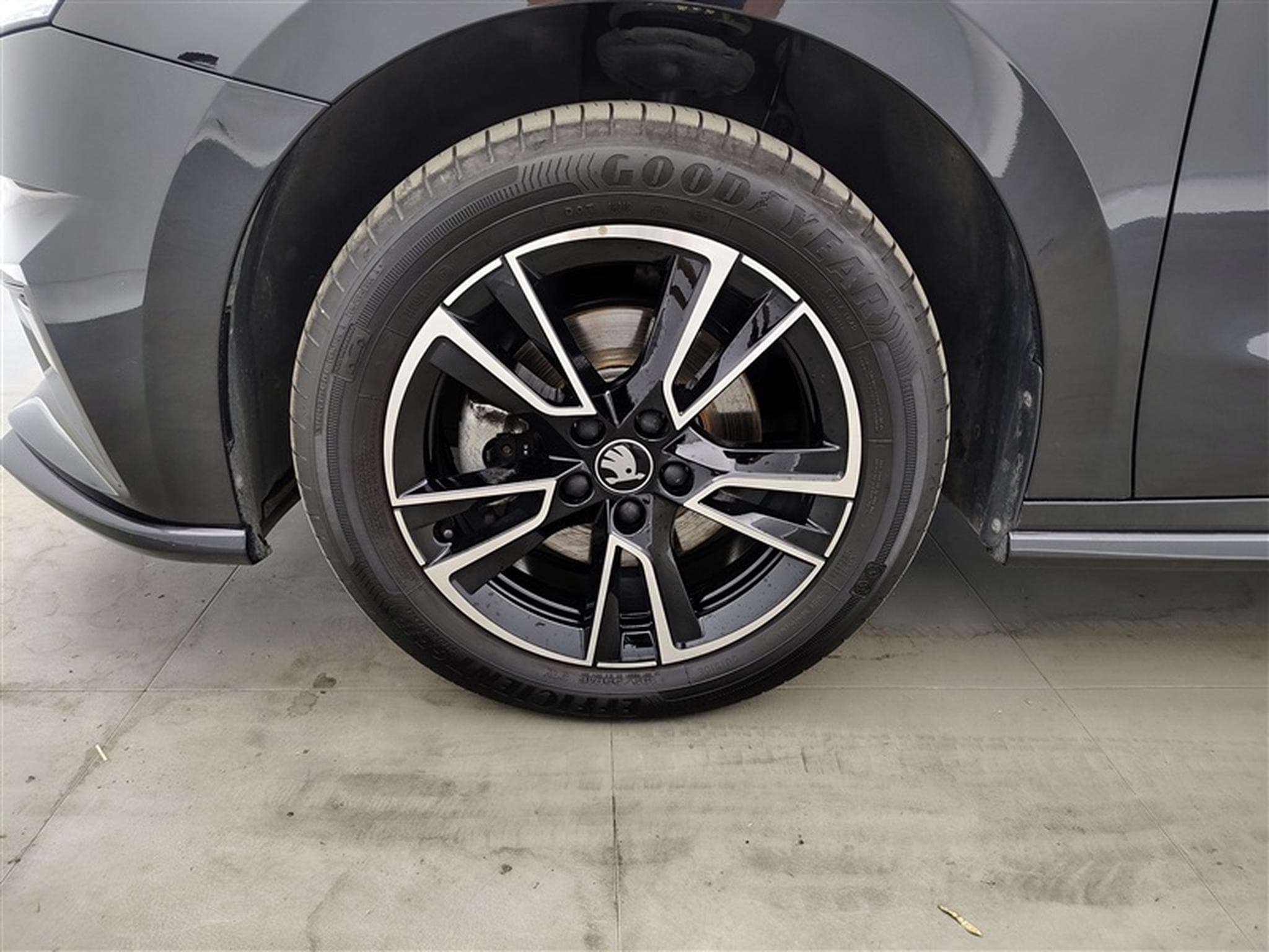 Skoda Fabia 1.0 TSI 115cv DSG MonteCarlo CARPLAY / FULL LED / CAMERA (2025) - Foto 6