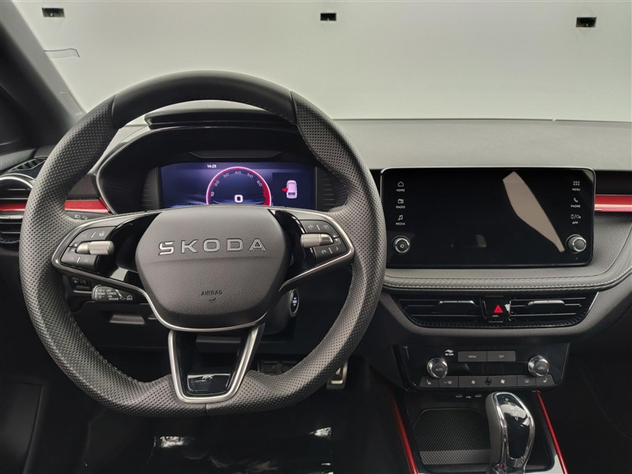Skoda Fabia 1.0 TSI 115cv DSG MonteCarlo CARPLAY / FULL LED / CAMERA (2025) - Foto 9