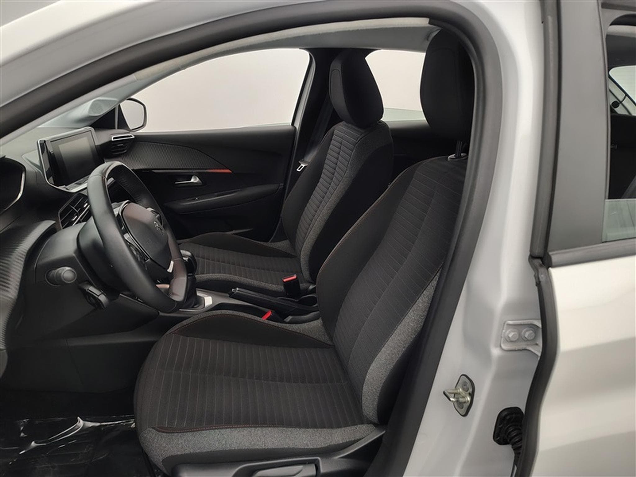 Peugeot 208 1.2i PureTech Active MIRRORLINK / PDC AR / JA 16" (2022) - Foto 7