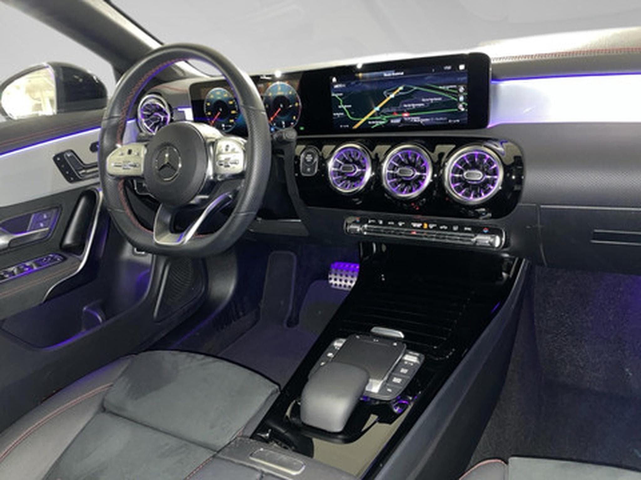 Mercedes CLA 200 2.0 CLA d (2023) - Photo 7