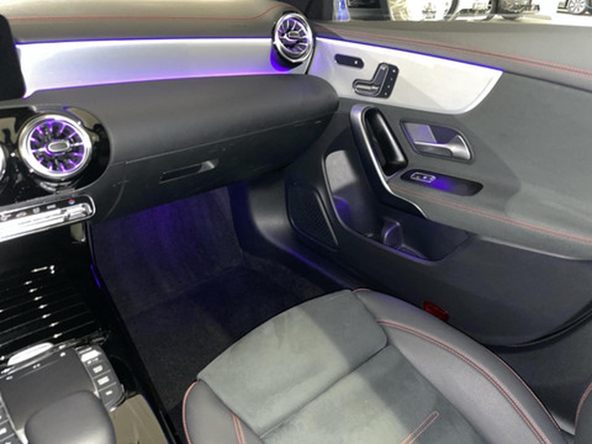 Mercedes CLA 200 2.0 CLA d (2023) - Photo 9