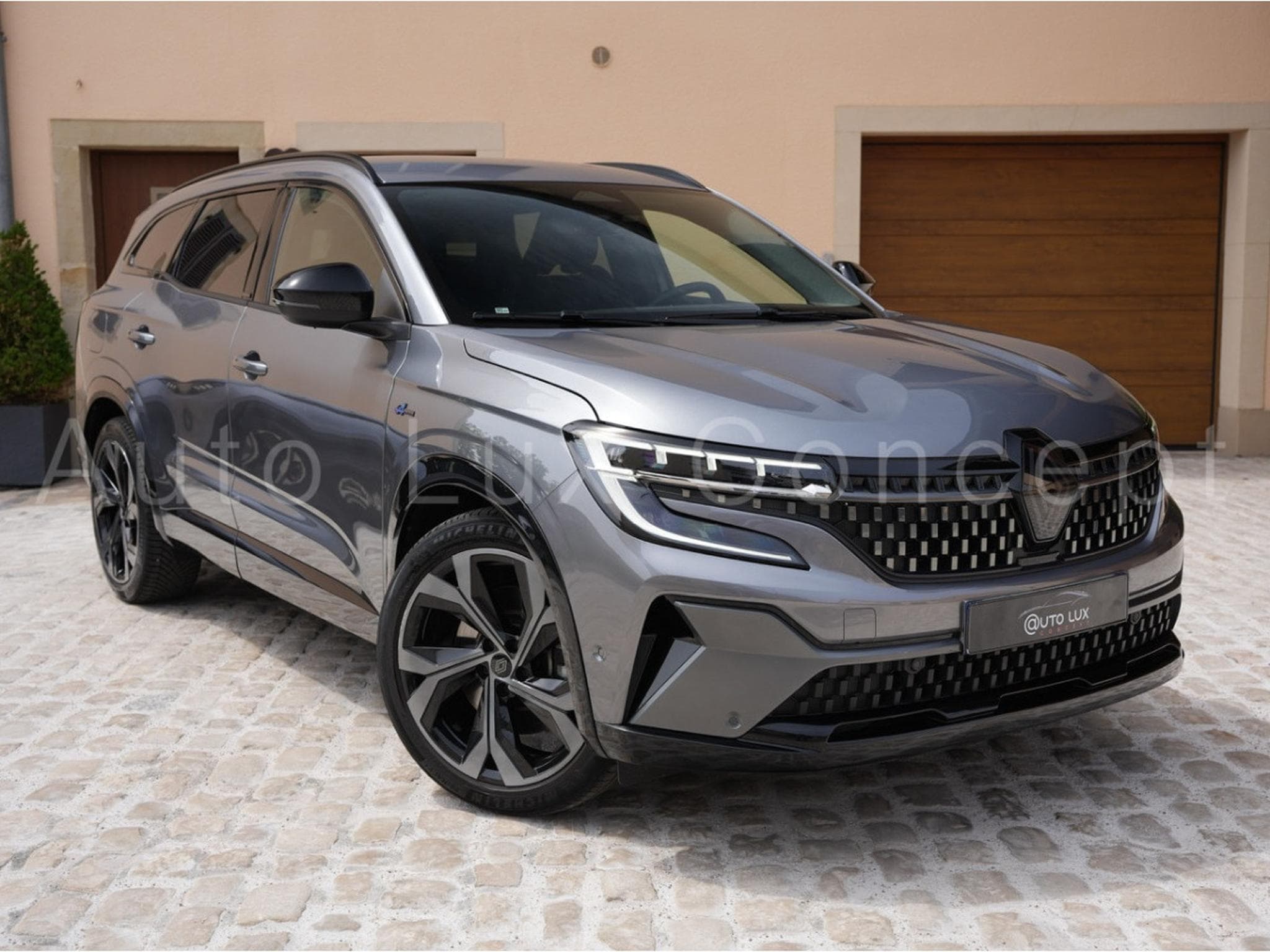 Renault Espace E-Tech Full Hybrid 200 Esprit Alpine 7 places (2025) - Photo 2