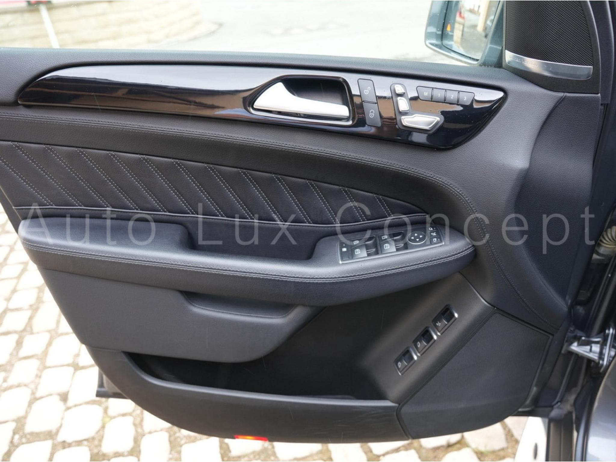 Mercedes GLS 350 d 4MATIC AMG Line (2018) - Photo 13