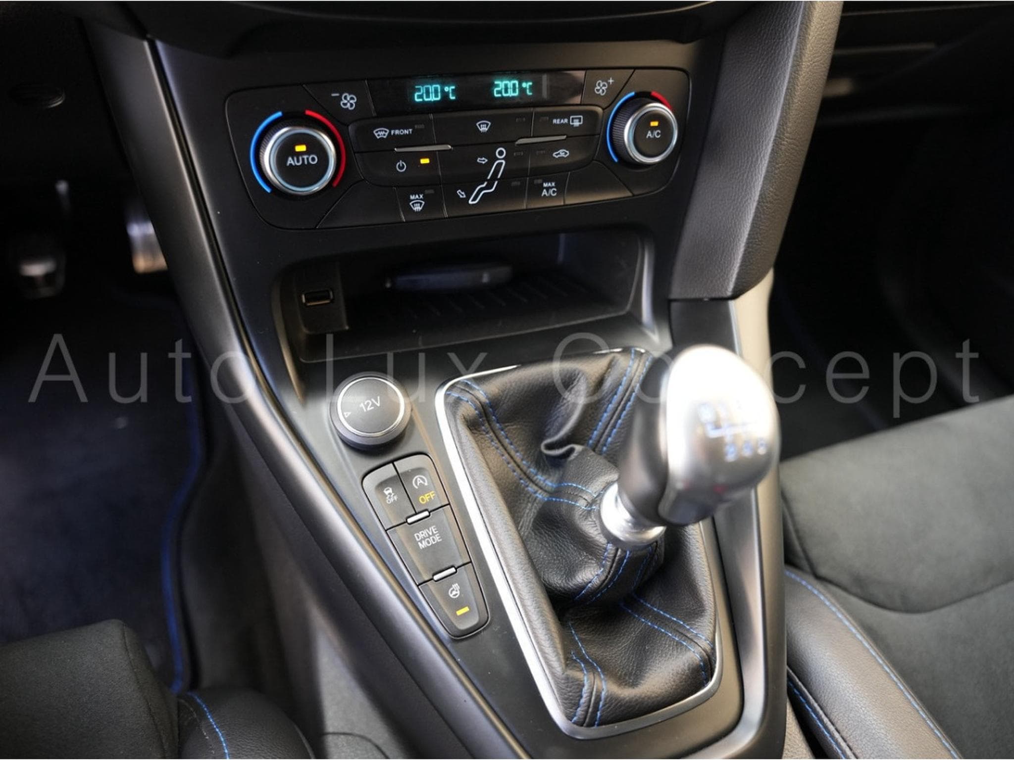 Ford Focus RS 2.3 EcoBoost Pack RS Performance (2016) - Photo 25