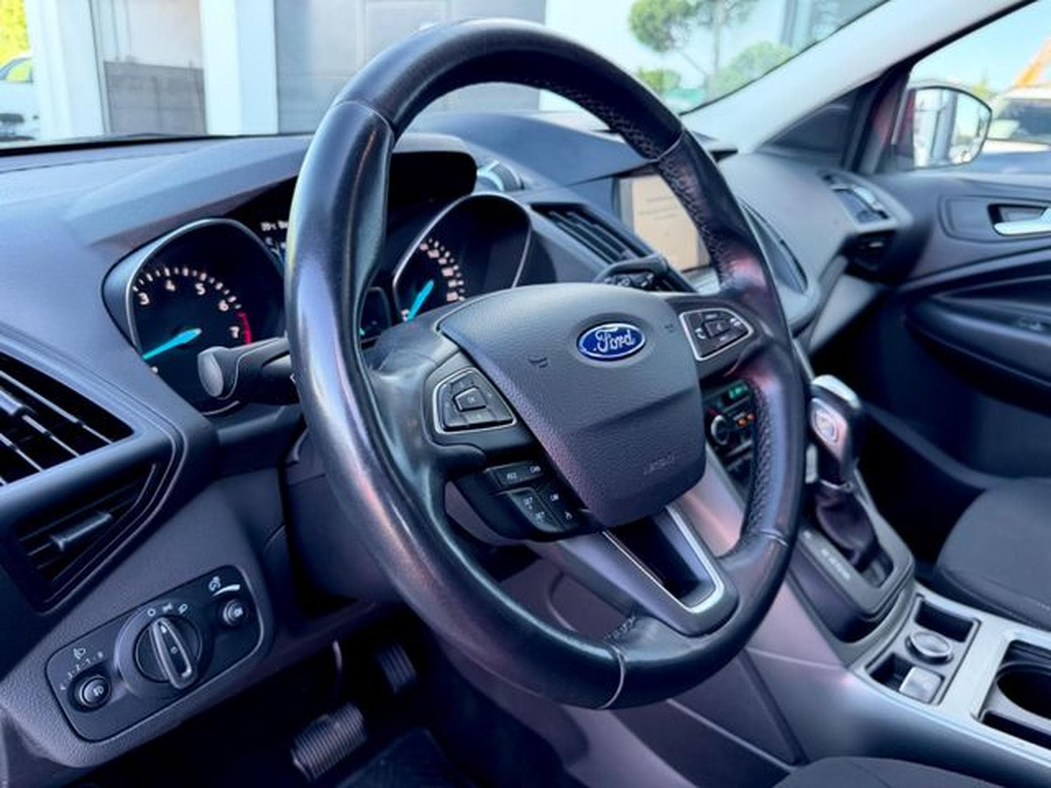 Ford Kuga Kuga 1.5 4x4 /AUTOMATIK/NAVI/PDC/LHZ/GARNATIE/ (2019) - Foto 10