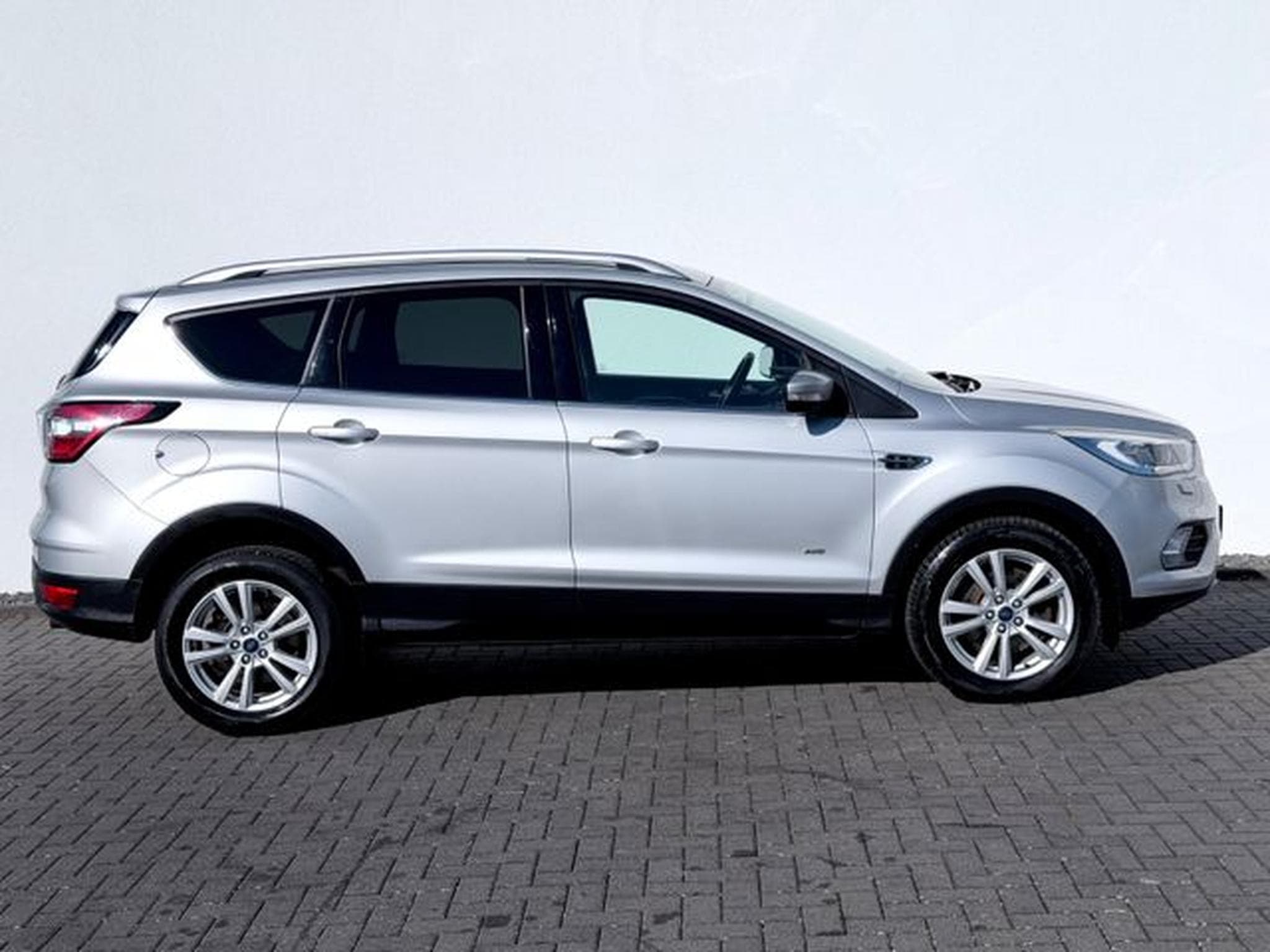 Ford Kuga Kuga 1.5 4x4 /AUTOMATIK/NAVI/PDC/LHZ/GARNATIE/ (2019) - Foto 4