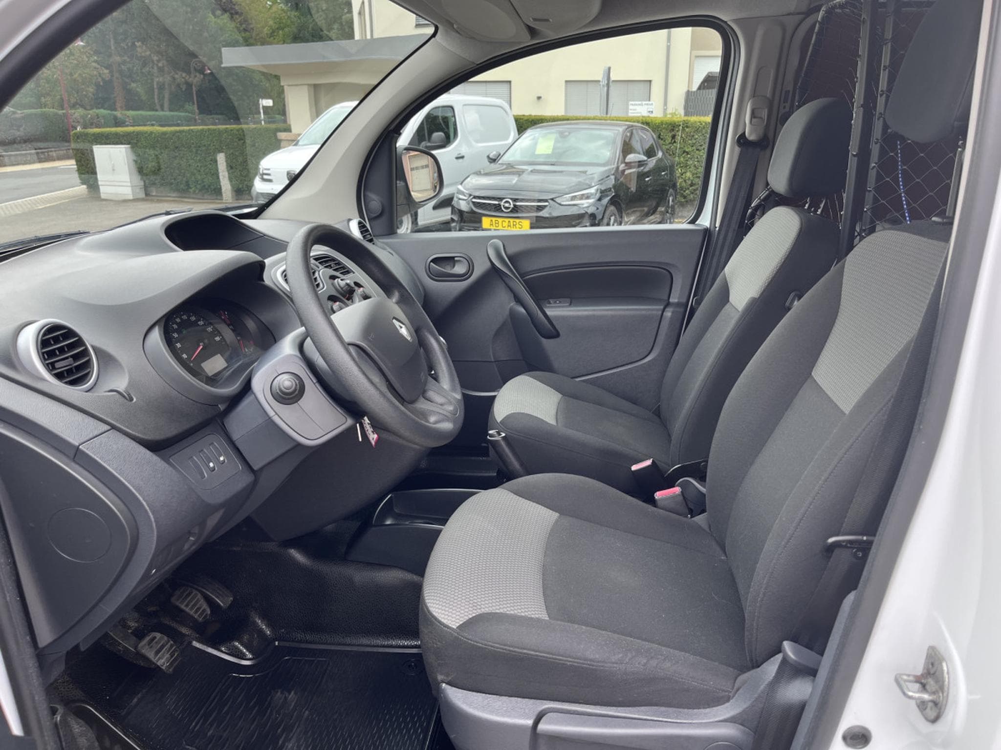 Renault Kangoo 1.5dci  Clim PDC 80cv (2021) - Photo 8