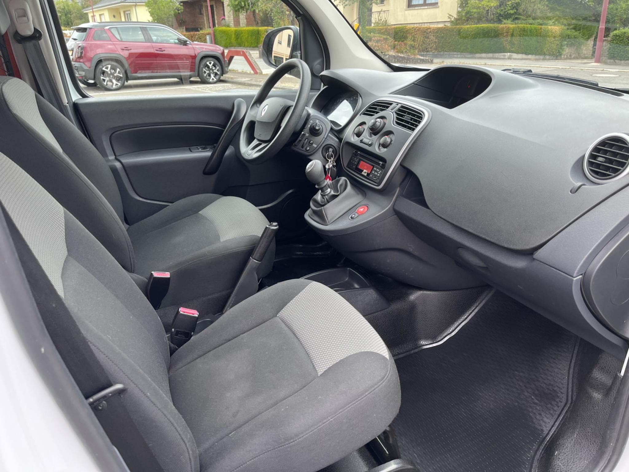 Renault Kangoo 1.5dci  Clim PDC 80cv (2021) - Photo 9