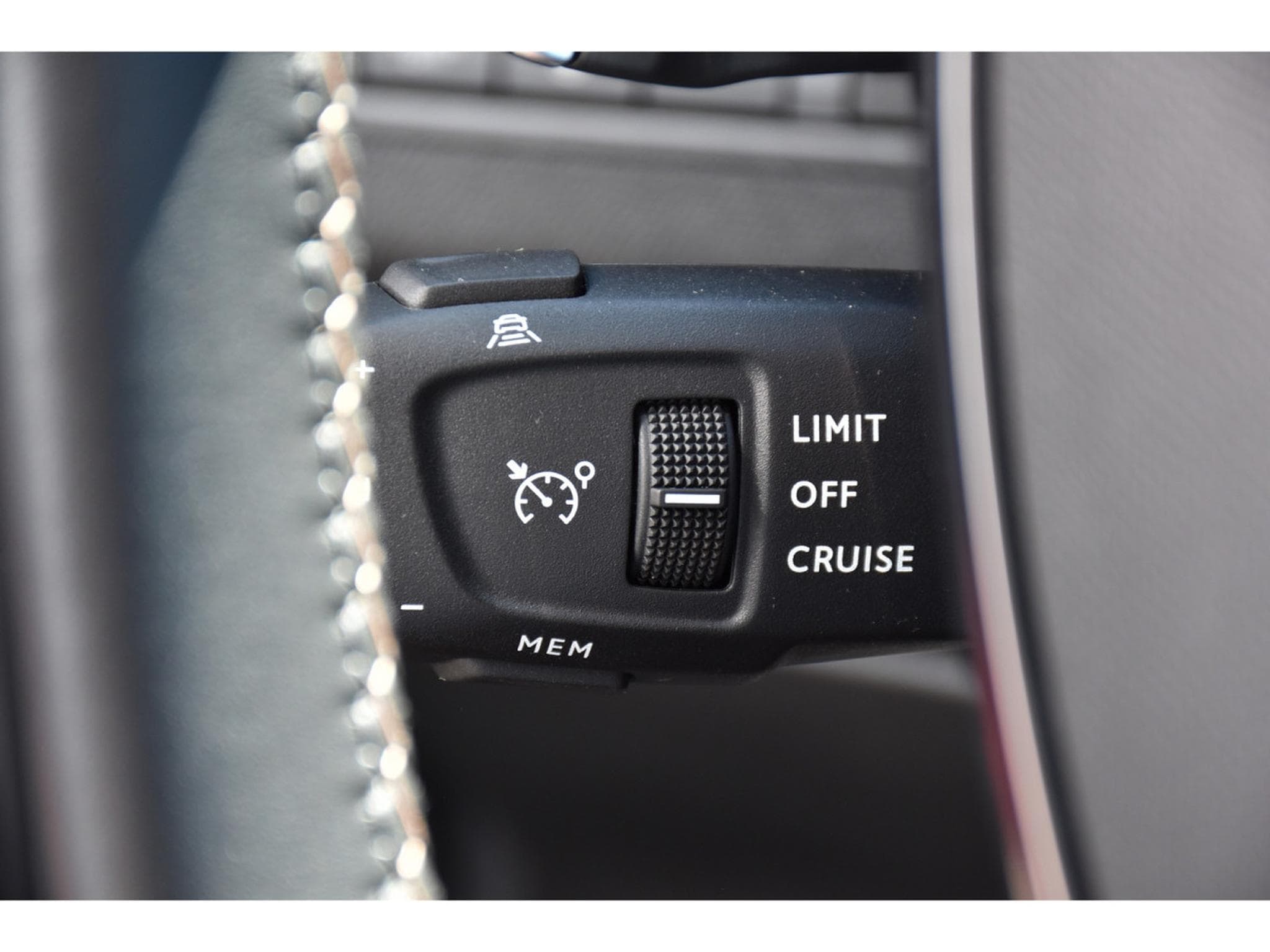 Peugeot 5008 1.2 130 GT EAT8 SG CHFF ACC LANE SIDE CAM 1° MAIN (2024) - Photo 20
