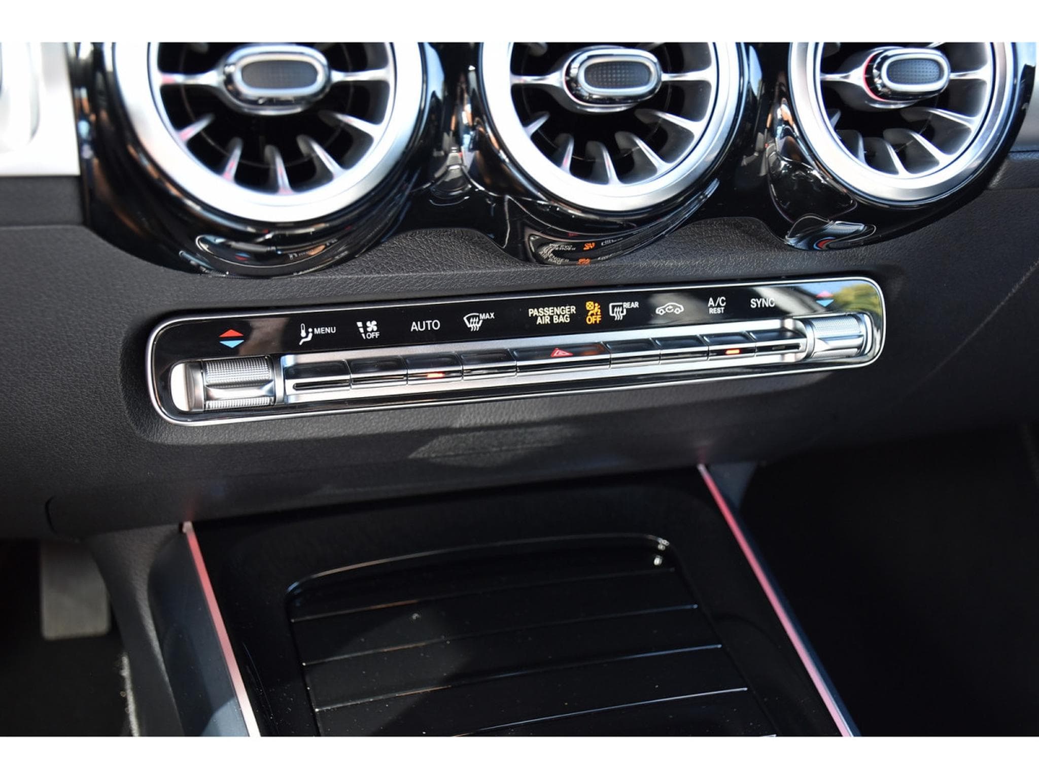 Mercedes GLB 180 CDI Business Line 8G-Tronic 7 PL. CUIR GPS CAM 1° MAIN (2025) - Photo 17