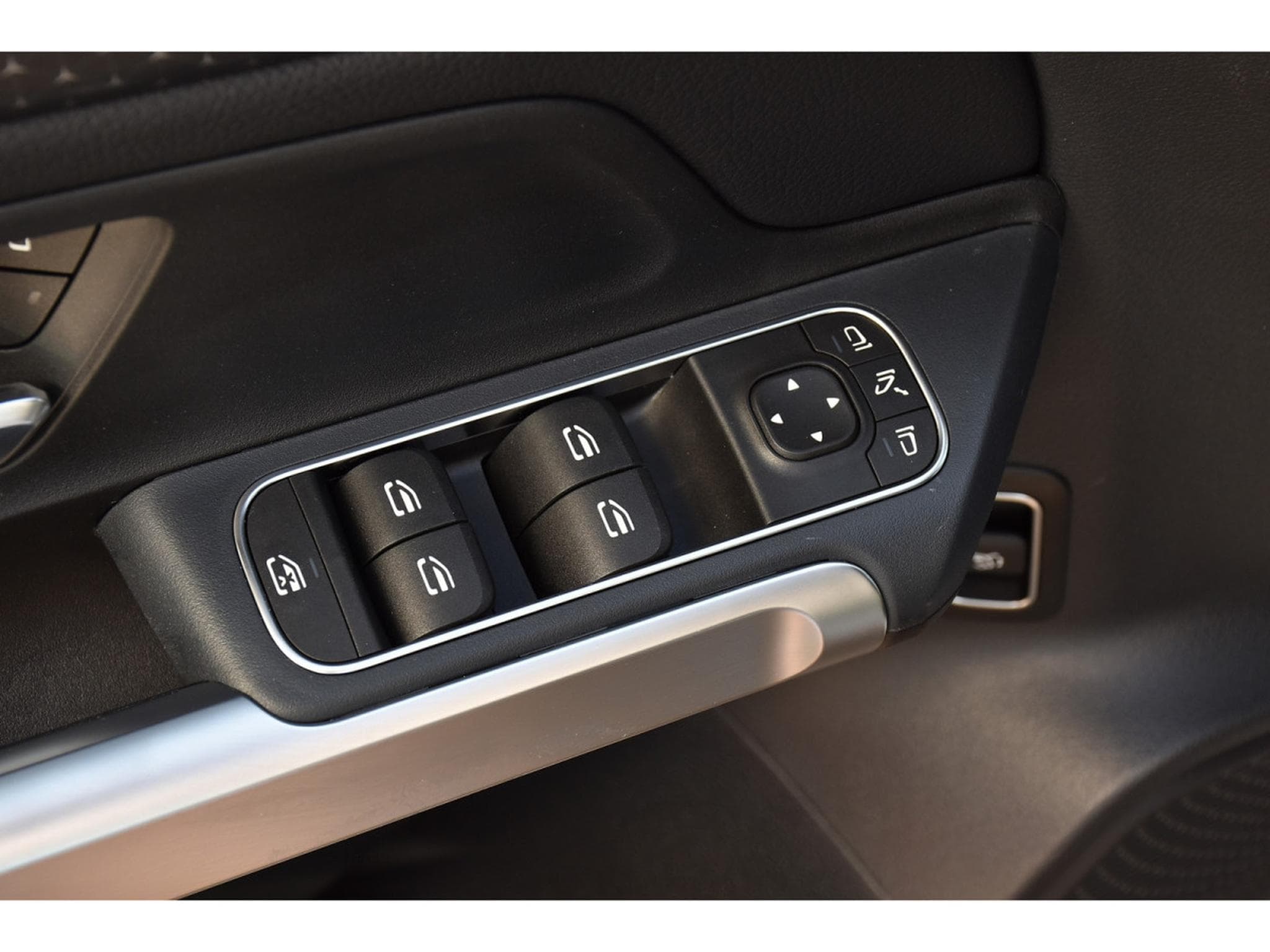 Mercedes GLB 180 CDI Business Line 8G-Tronic 7 PL. CUIR GPS CAM 1° MAIN (2025) - Photo 21