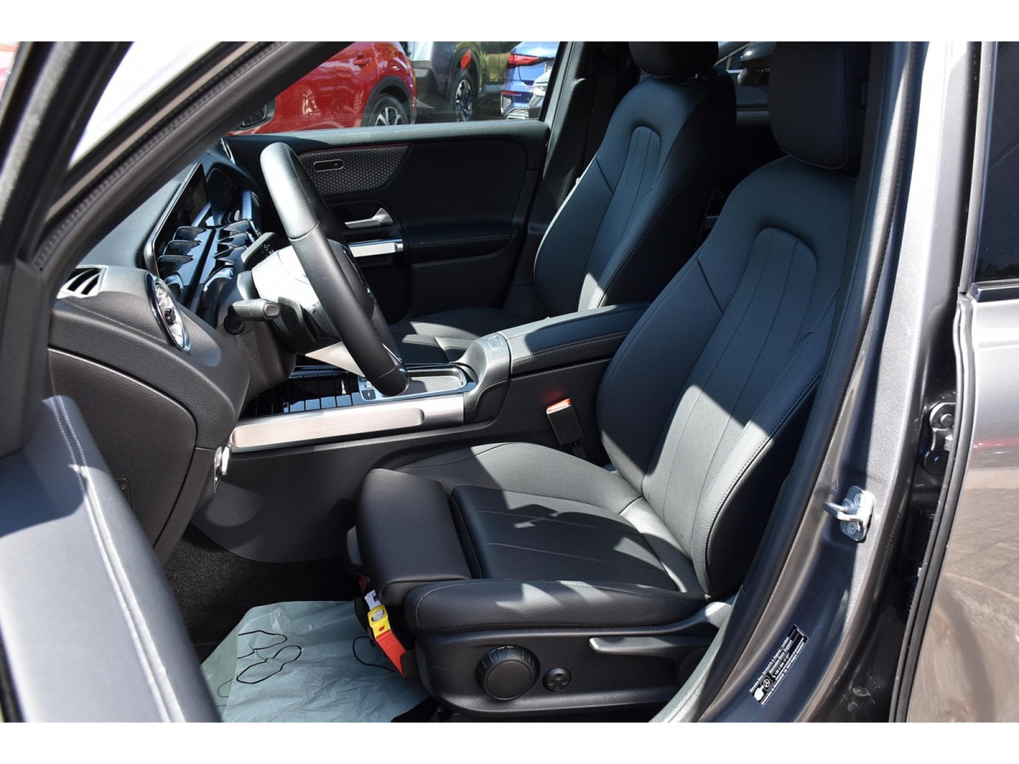 Mercedes GLB 180 CDI Business Line 8G-Tronic 7 PL. CUIR GPS CAM 1° MAIN (2025) - Photo 6