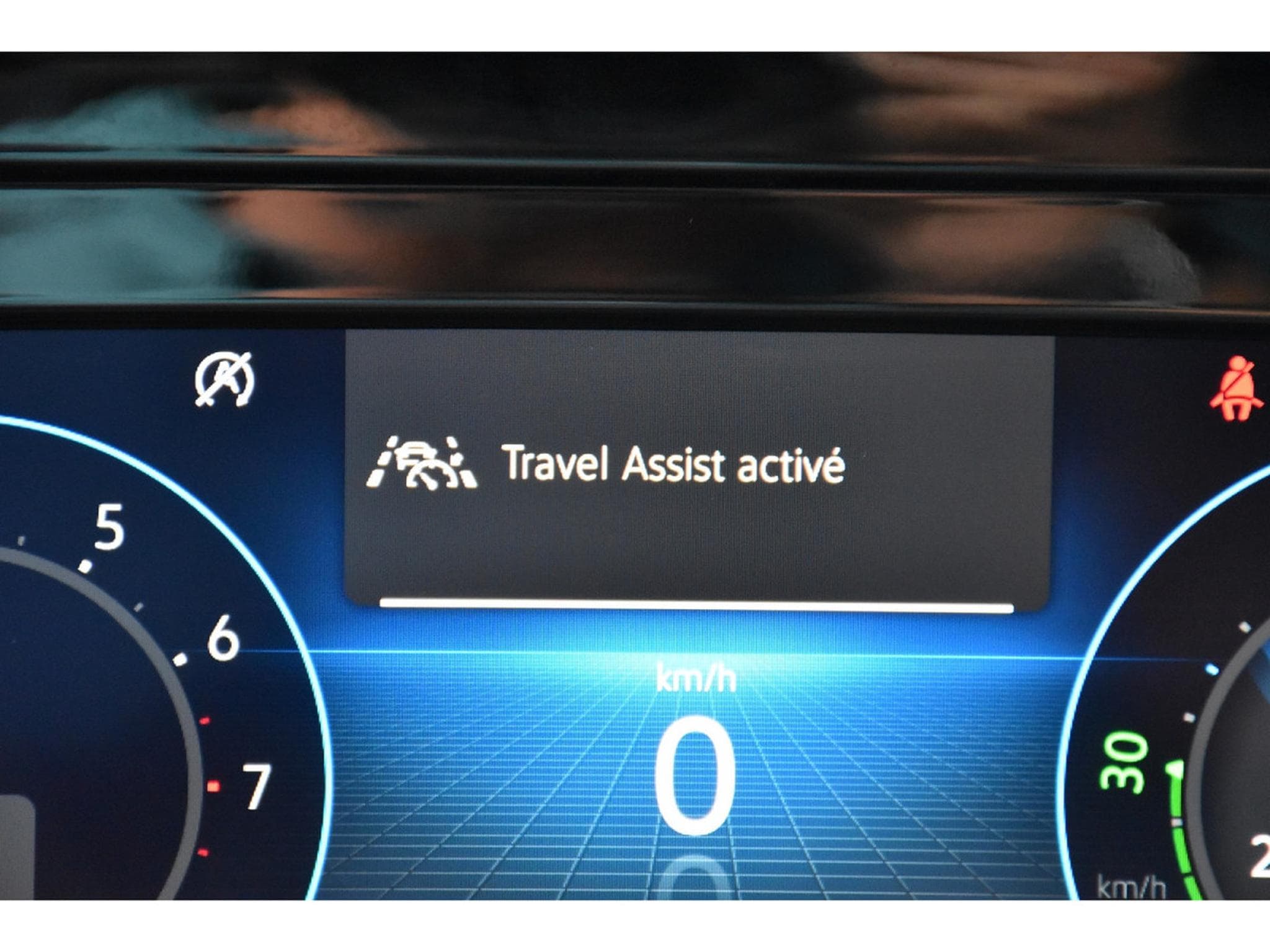 VW Golf 1.5 eTSI R-Line DSG ACC TRAVEL SIDE CAM PARK ATT RMQ 1° MAIN (2021) - Photo 17