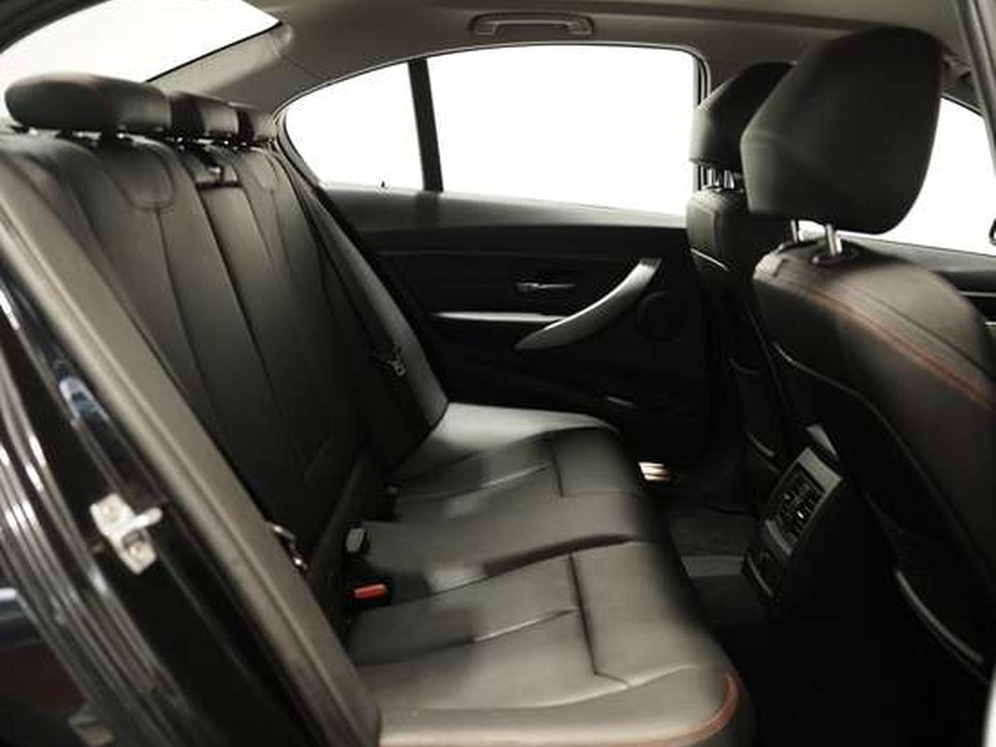 BMW 318 d Sport Line 3.H *Leder *Bi-Xenon *Shadow-L (2014) - Photo 13