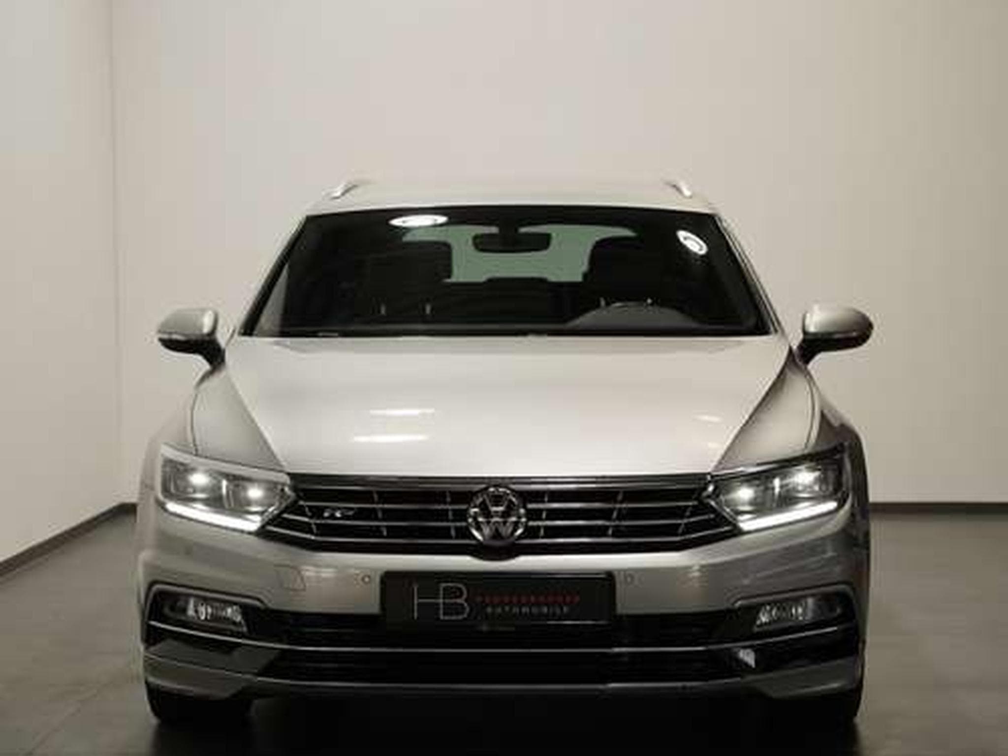 VW Passat Variant R Line 4M *2.HD *ACC *Massage * (2017) - Photo 2