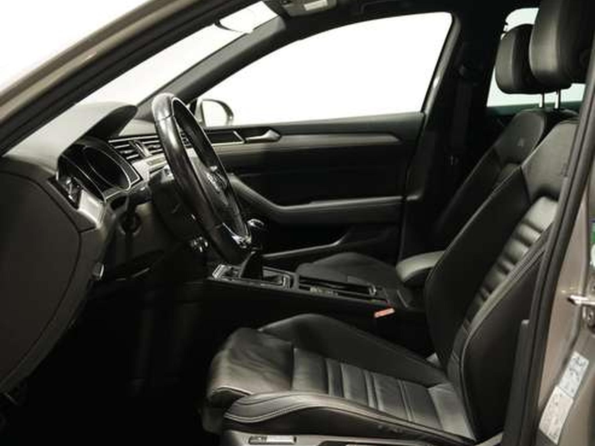 VW Passat Variant R Line 4M *2.HD *ACC *Massage * (2017) - Photo 8