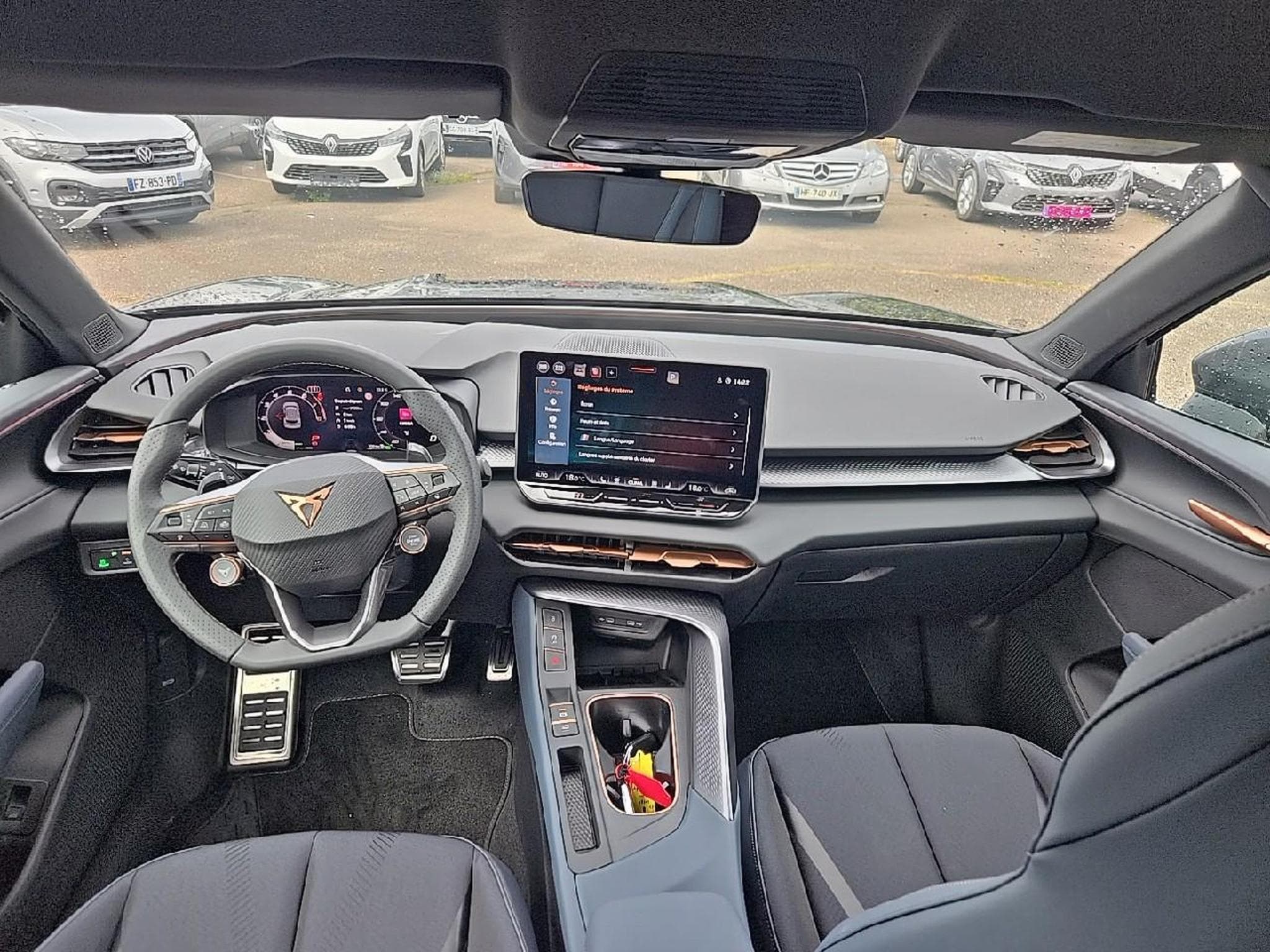 Cupra TERRAMAR 1.5 ETSI HYBRID 150 V DSG7 (2026) - Photo 10