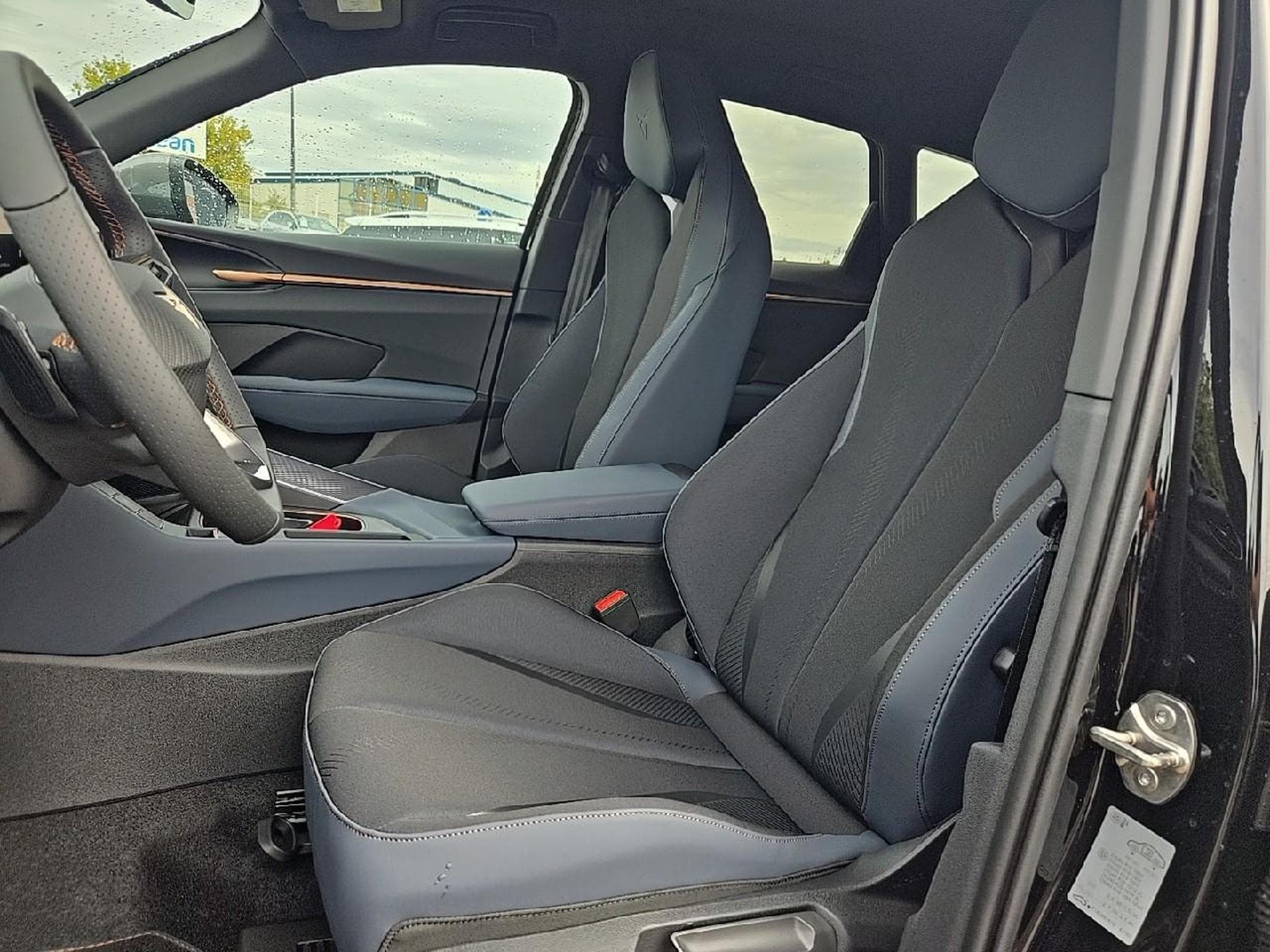 Cupra TERRAMAR 1.5 ETSI HYBRID 150 V DSG7 (2026) - Photo 14