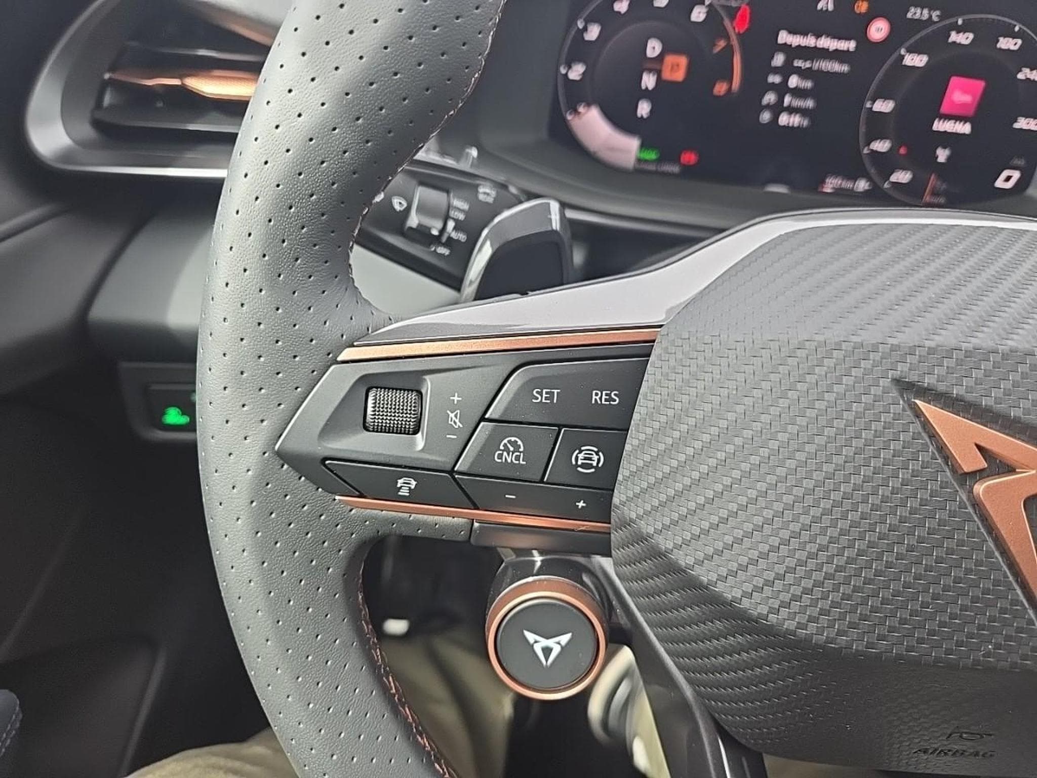 Cupra TERRAMAR 1.5 ETSI HYBRID 150 V DSG7 (2026) - Photo 20