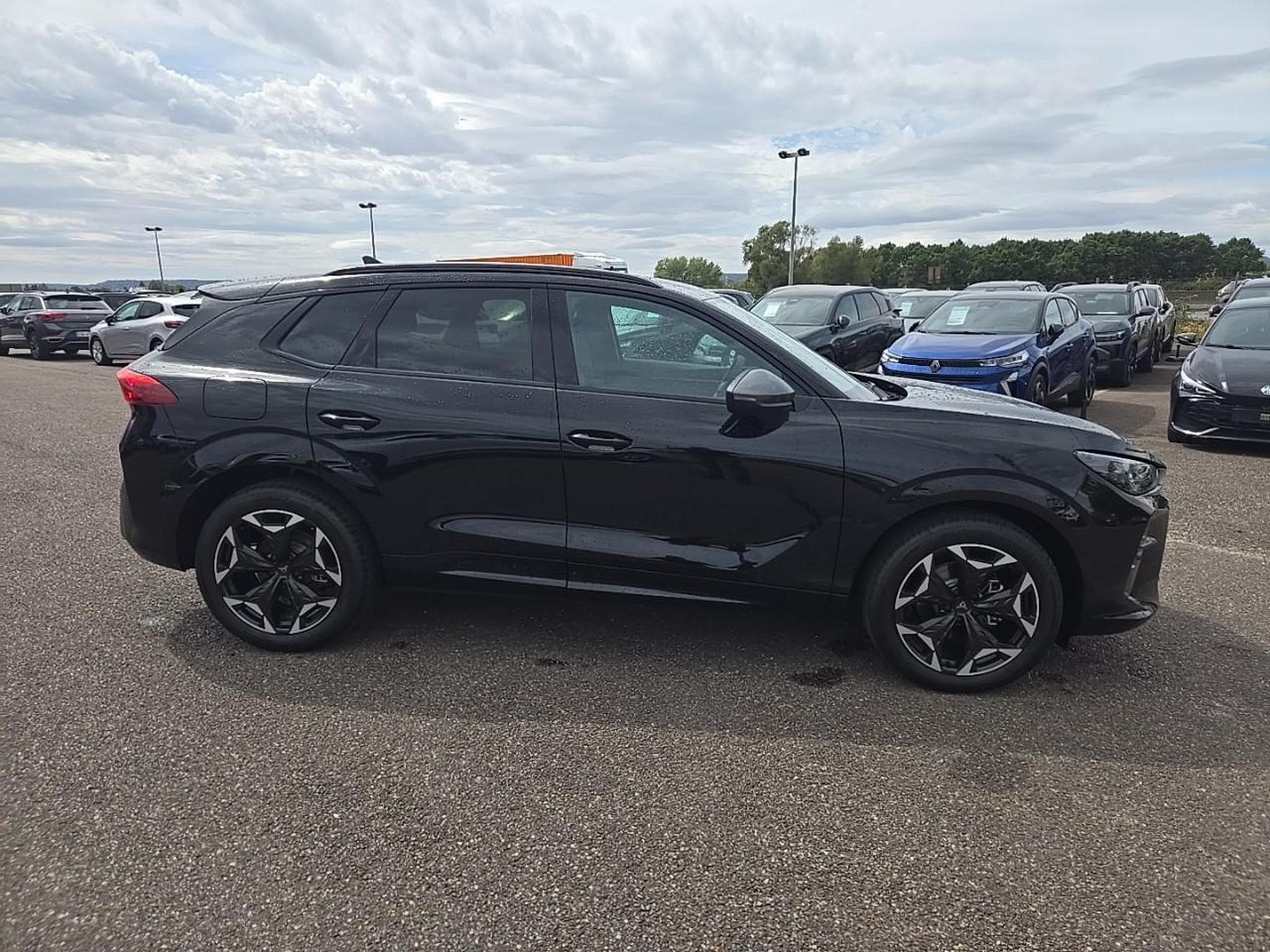 Cupra TERRAMAR 1.5 ETSI HYBRID 150 V DSG7 (2026) - Photo 4