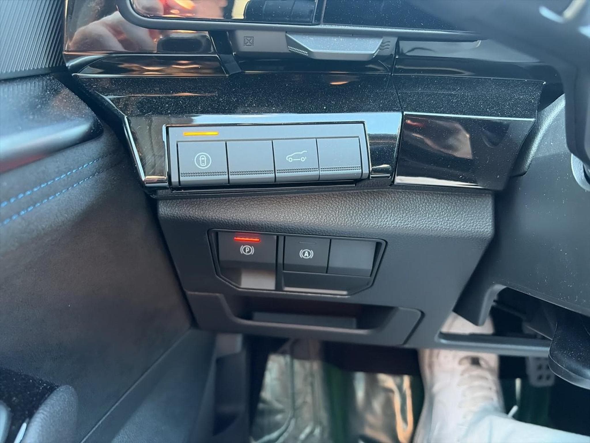 Renault AUSTRAL 1.2 E-TECH FULL HYBRID 200 ESPRIT ALPINE (2026) - Photo 16