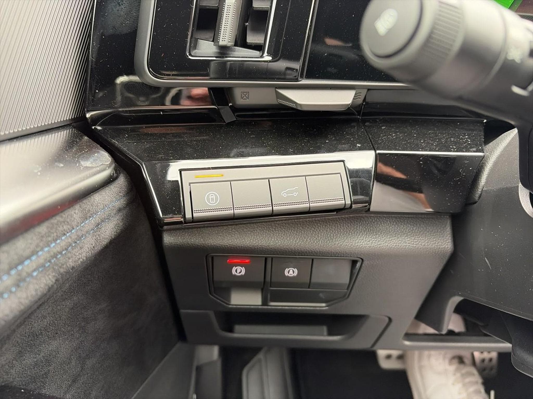 Renault AUSTRAL 1.2 E-TECH FULL HYBRID 200 ESPRIT ALPINE (2026) - Photo 12